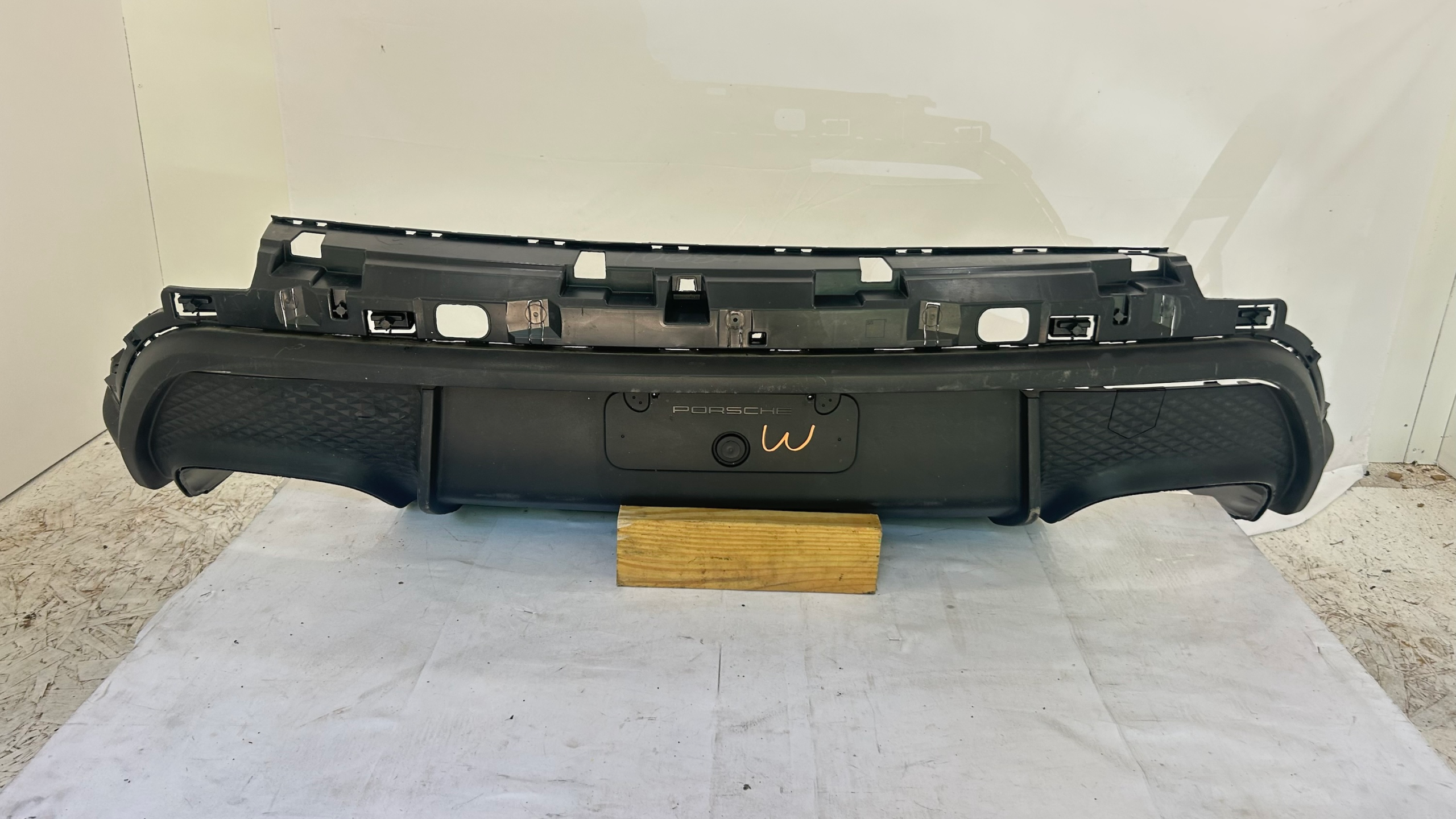 2022-2024 Porsche Macan Rear bumper lower valance