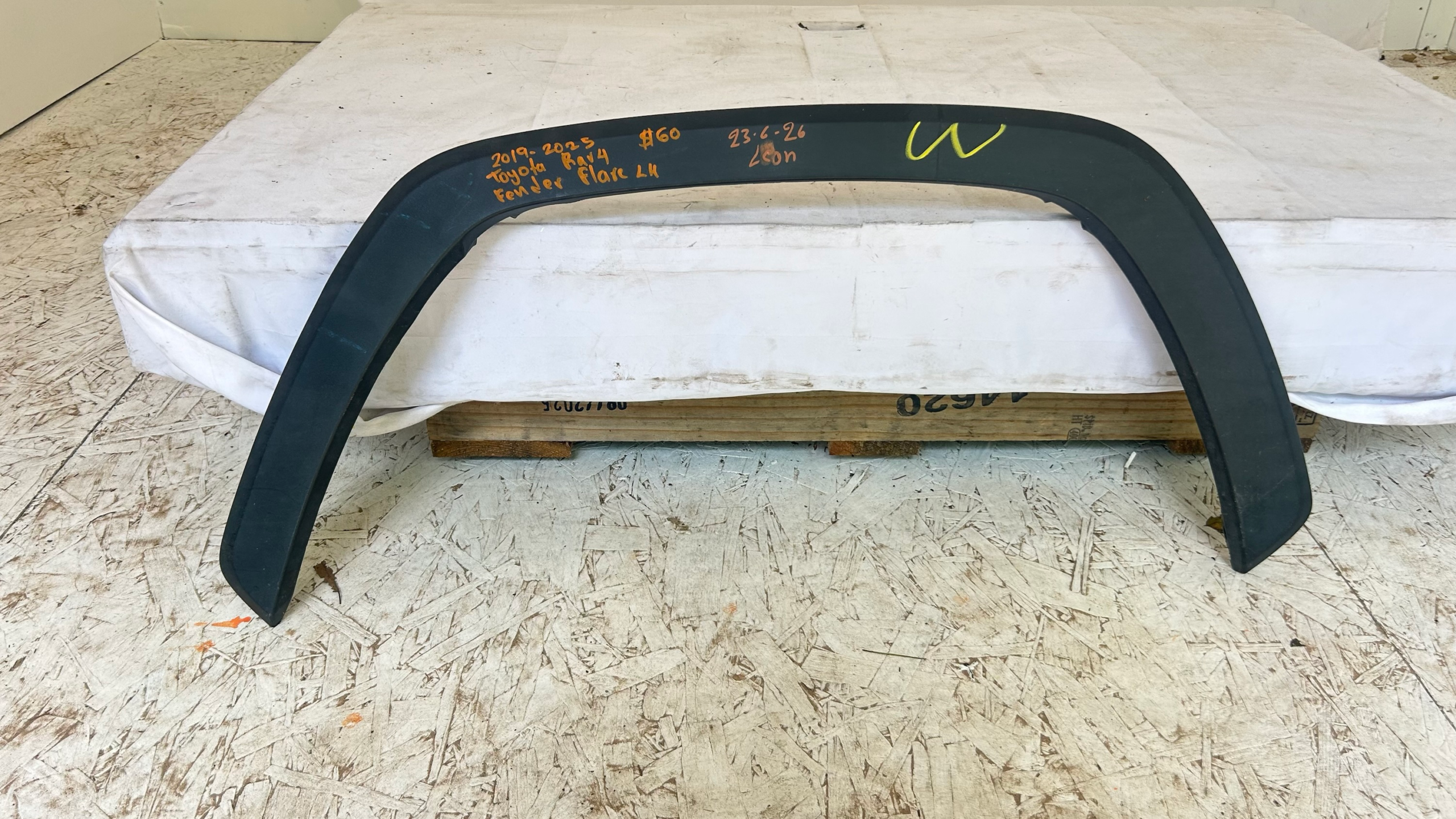 2019-2025 Toyota RAV4 driver fender flare