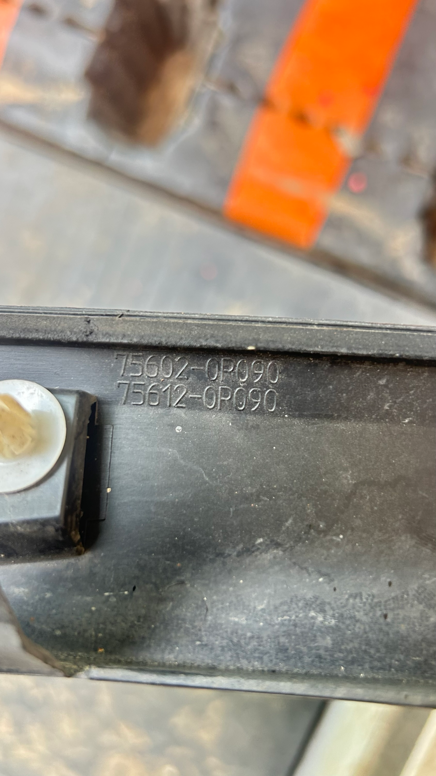 2019-2025 Toyota RAV4 driver fender flare