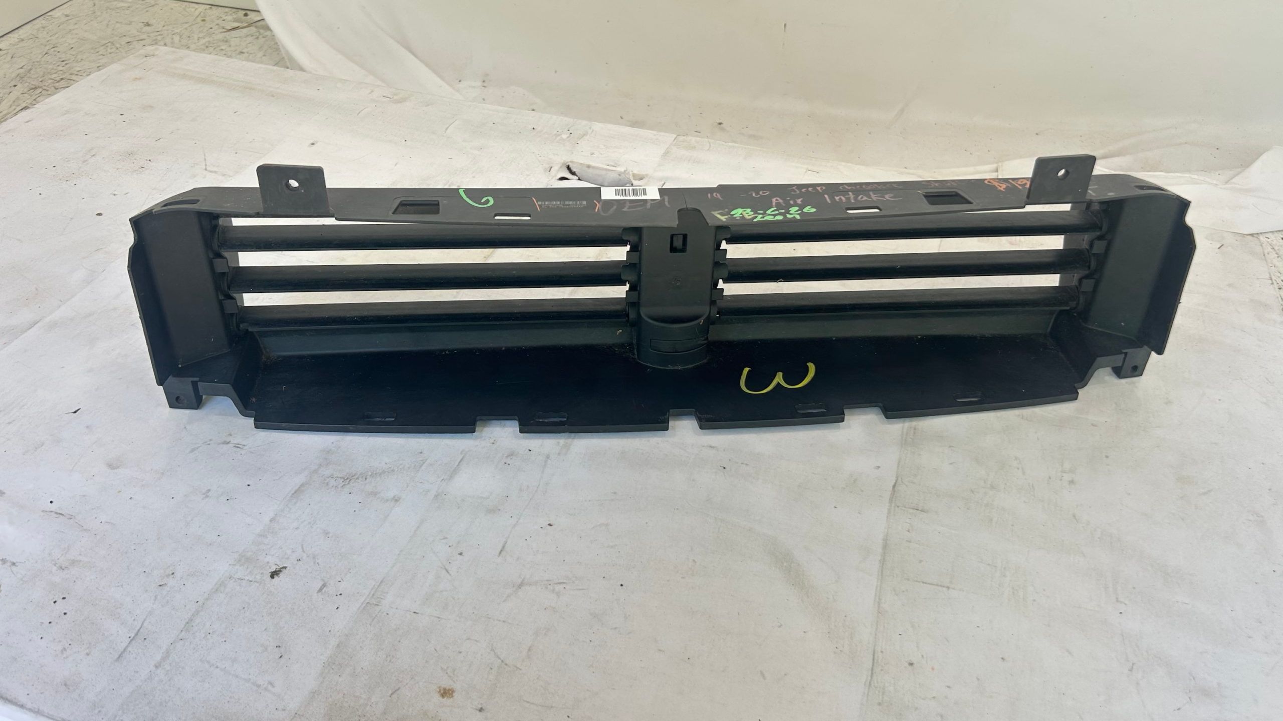 2019-2023 Jeep Cherokee Air Shutter