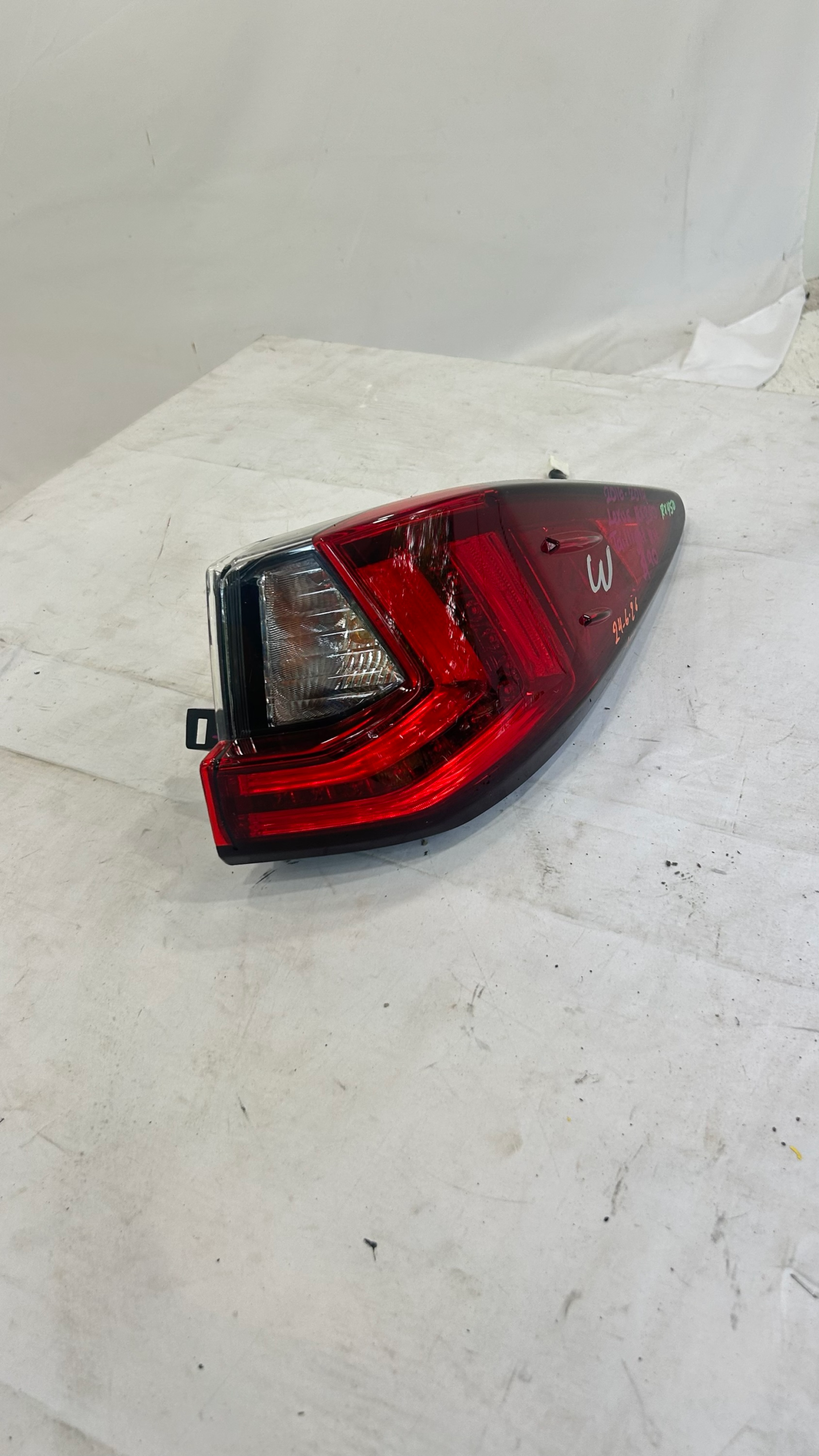 2016-2019 Lexus RX350 - RX450 Passenger Taillamp