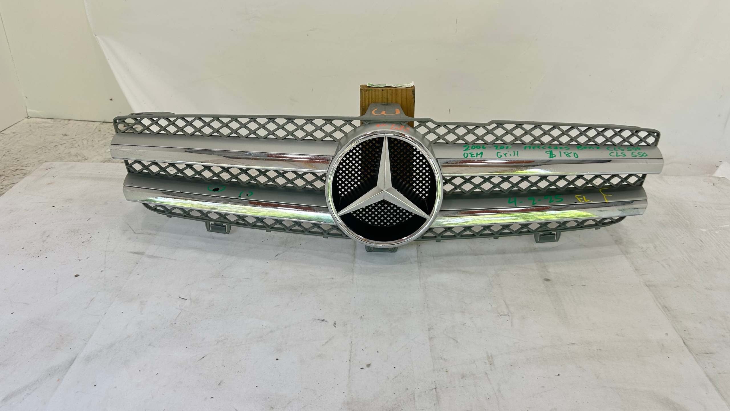 2006-2011 Mercedes Benz CLS 500 - CLS 550 Grille