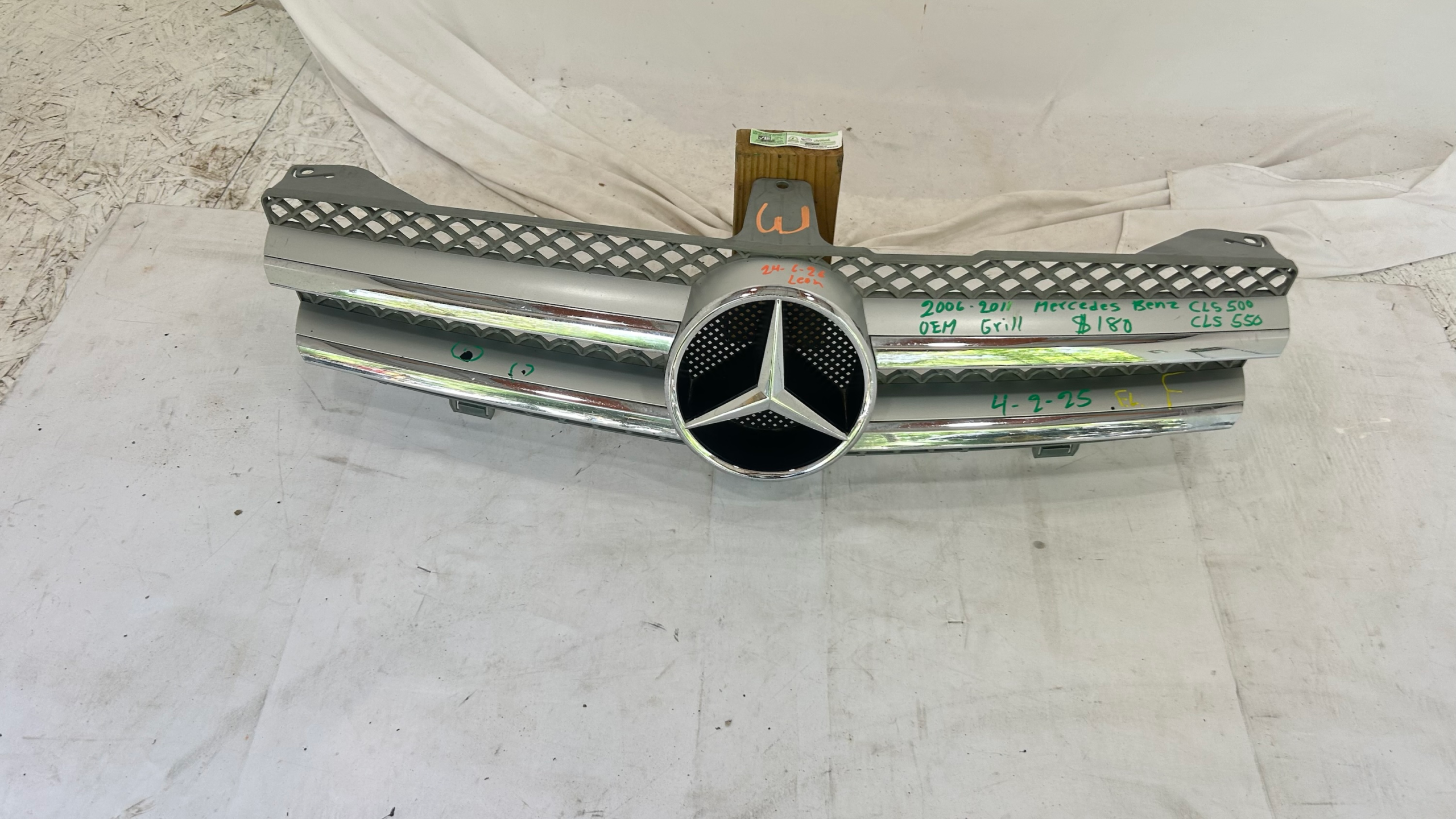 2006-2011 Mercedes Benz CLS 500 - CLS 550 Grille