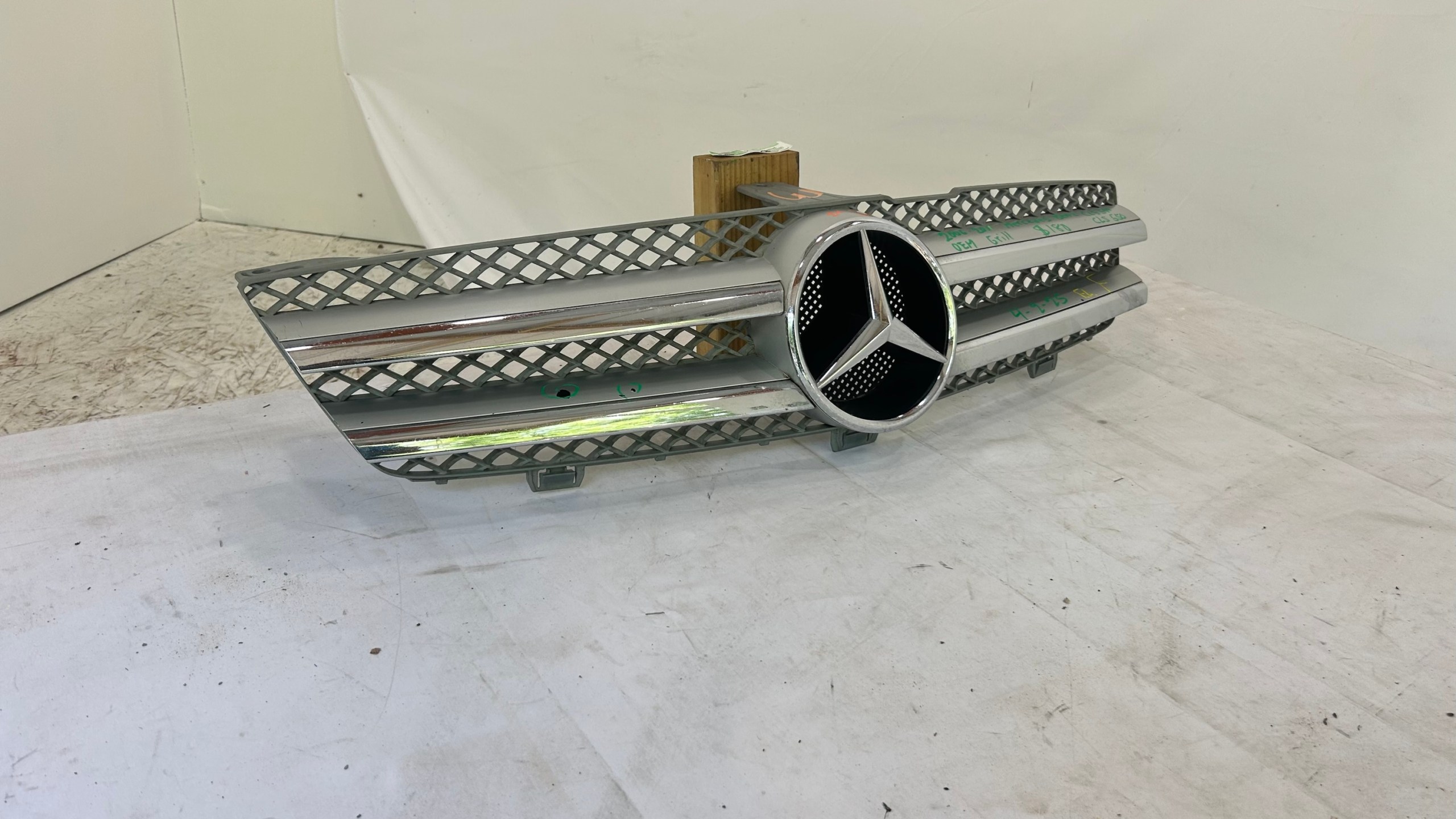 2006-2011 Mercedes Benz CLS 500 - CLS 550 Grille