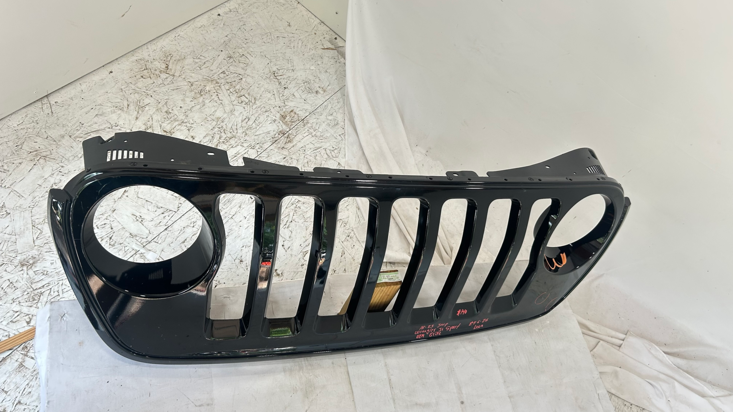 2018-2023 Jeep Wrangler JL Sport Grille