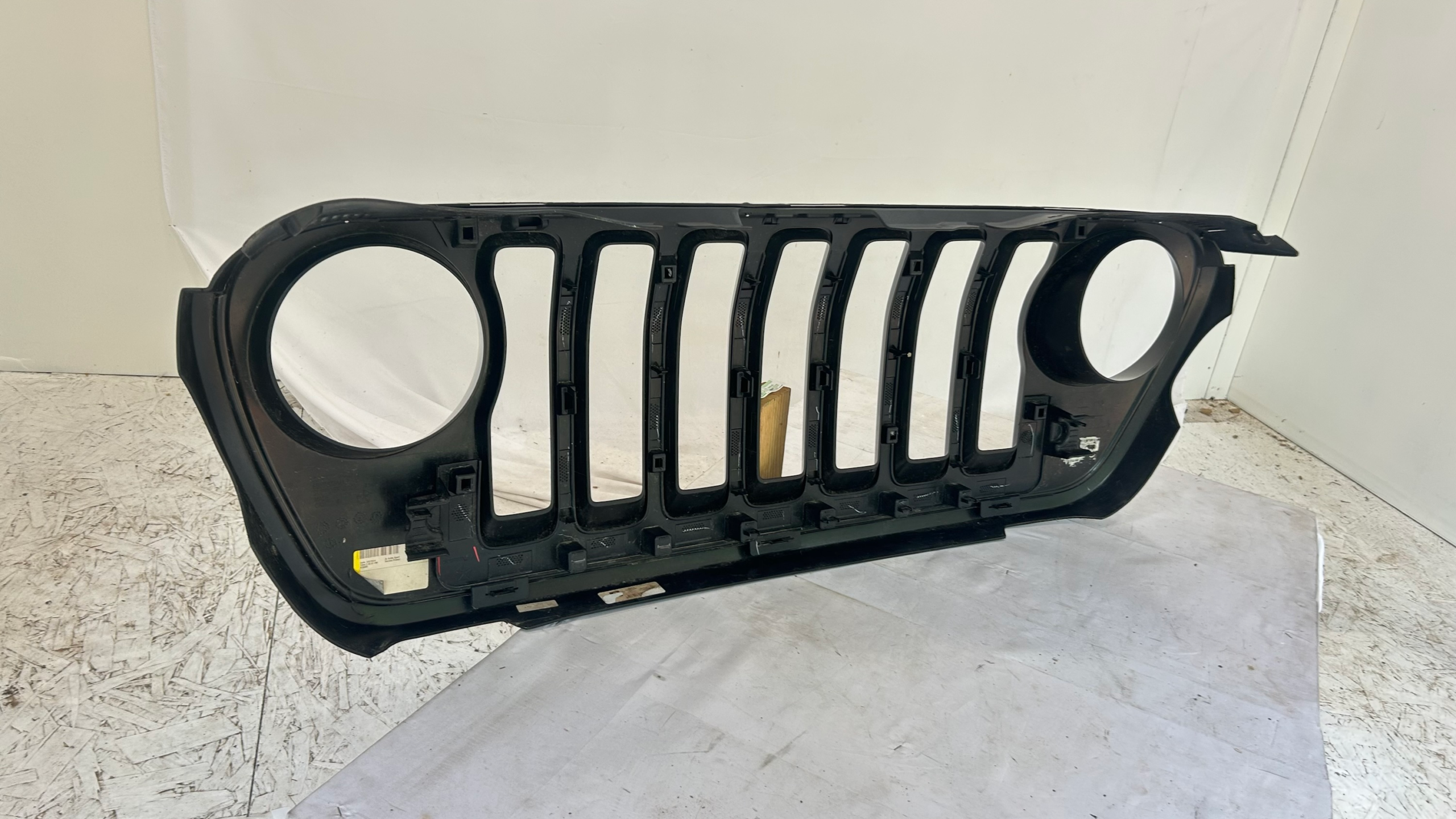 2018-2023 Jeep Wrangler JL Sport Grille