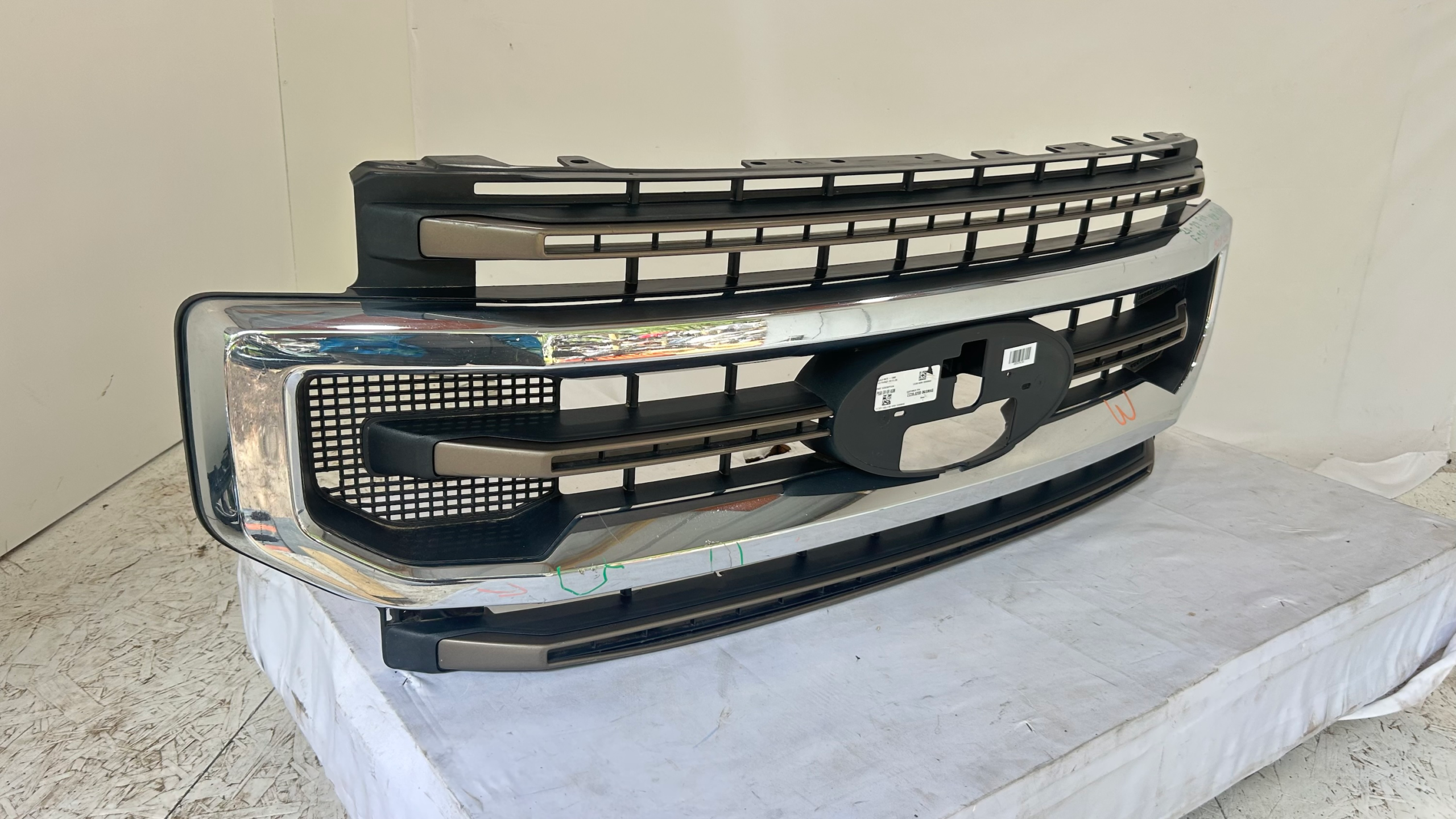 2020-2022 Ford F-250   F-350 Super Duty Platinum Grille