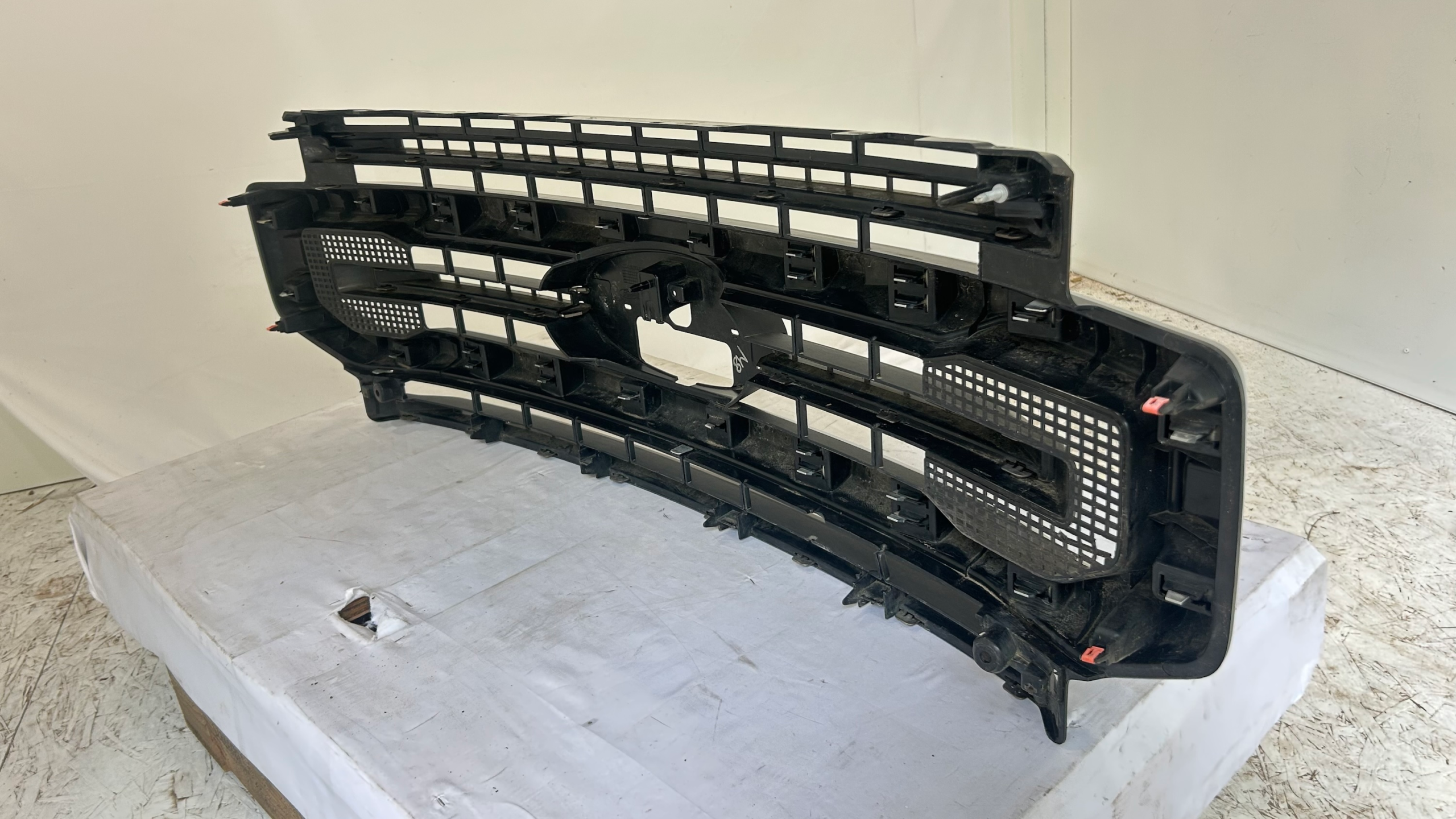 2020-2022 Ford F-250   F-350 Super Duty Platinum Grille