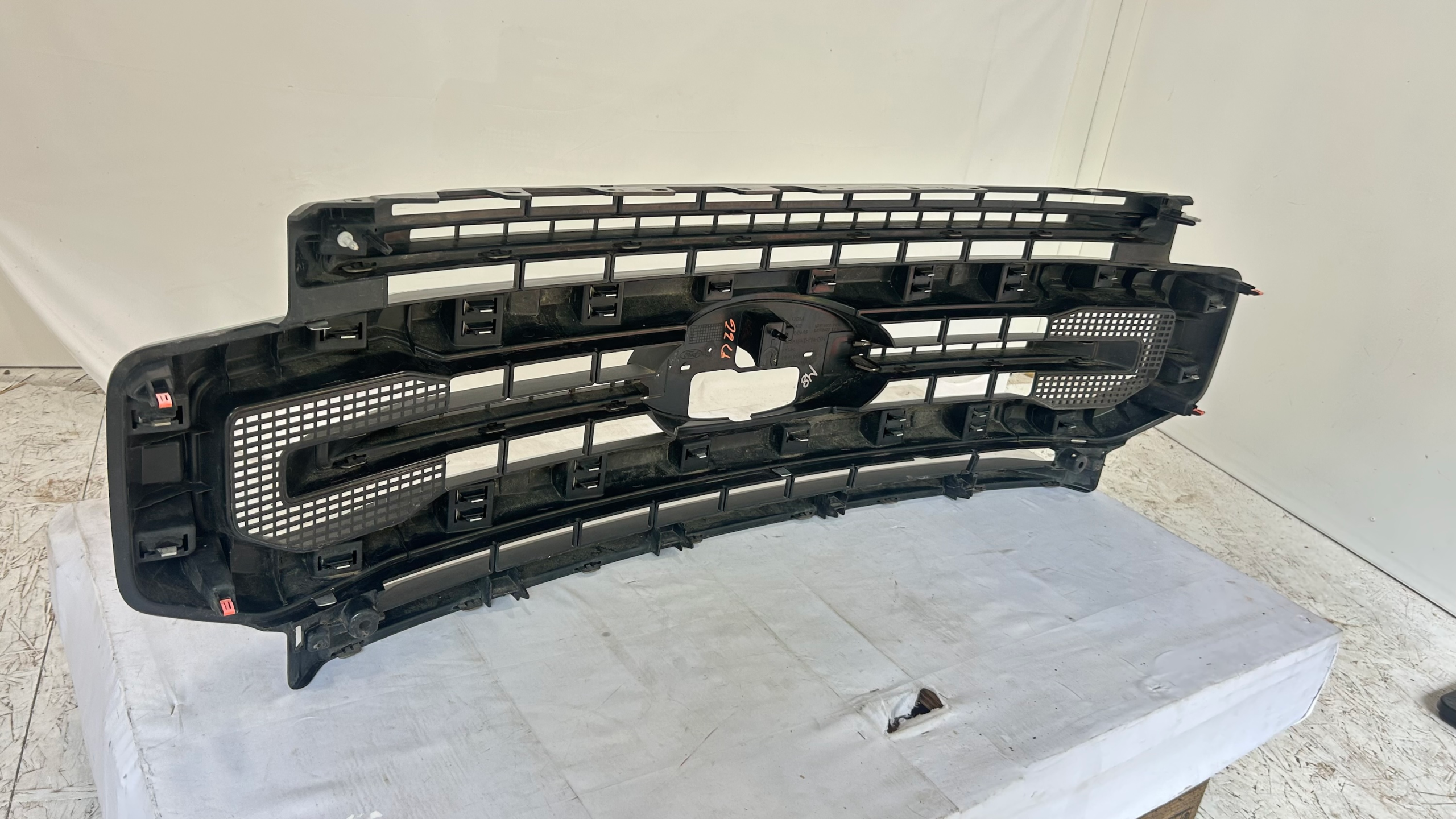 2020-2022 Ford F-250   F-350 Super Duty Platinum Grille