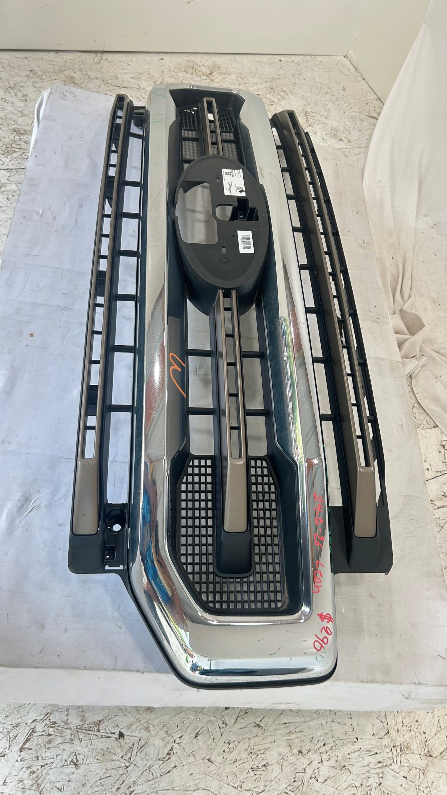 2020-2022 Ford F-250   F-350 Super Duty Platinum Grille