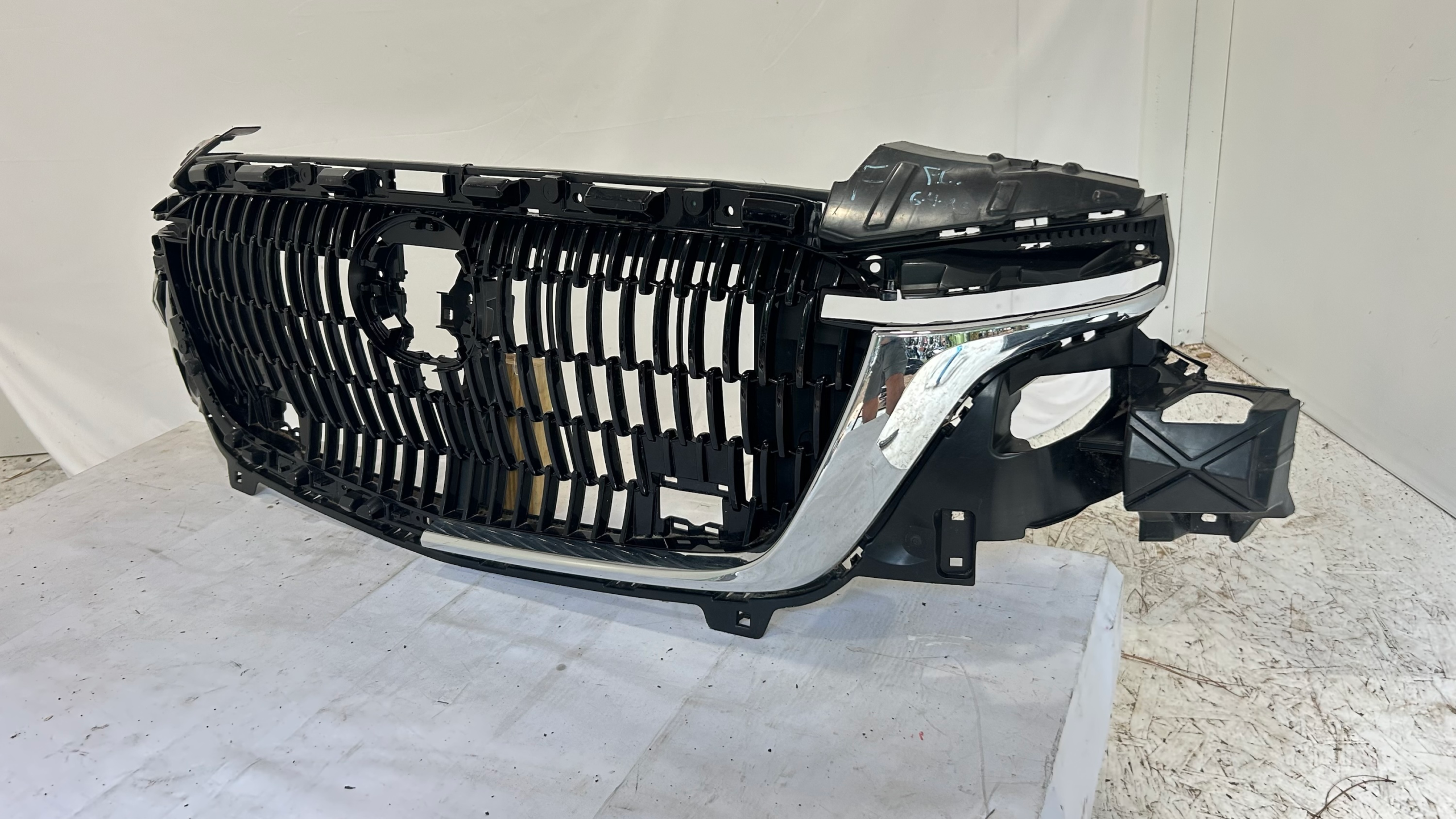 2024-2025 Mazda CX-90 Grille