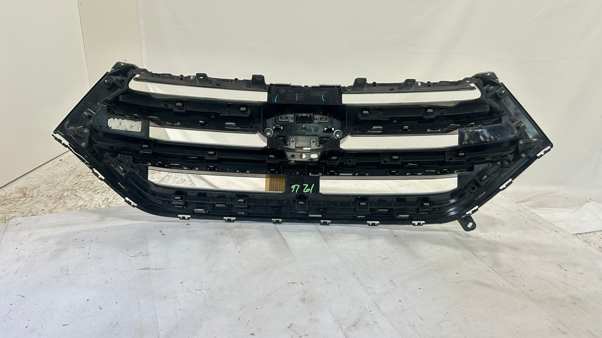 2015-2018 Ford Edge Grille