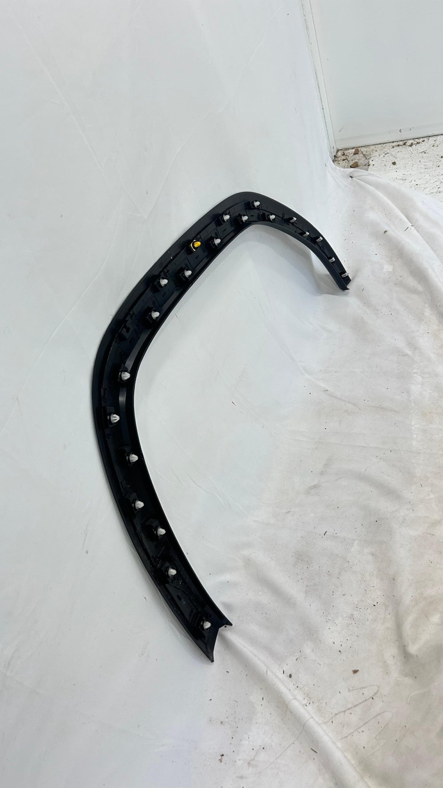 2019-2025 GMC Sierra 1500 Driver Fender Flare molding