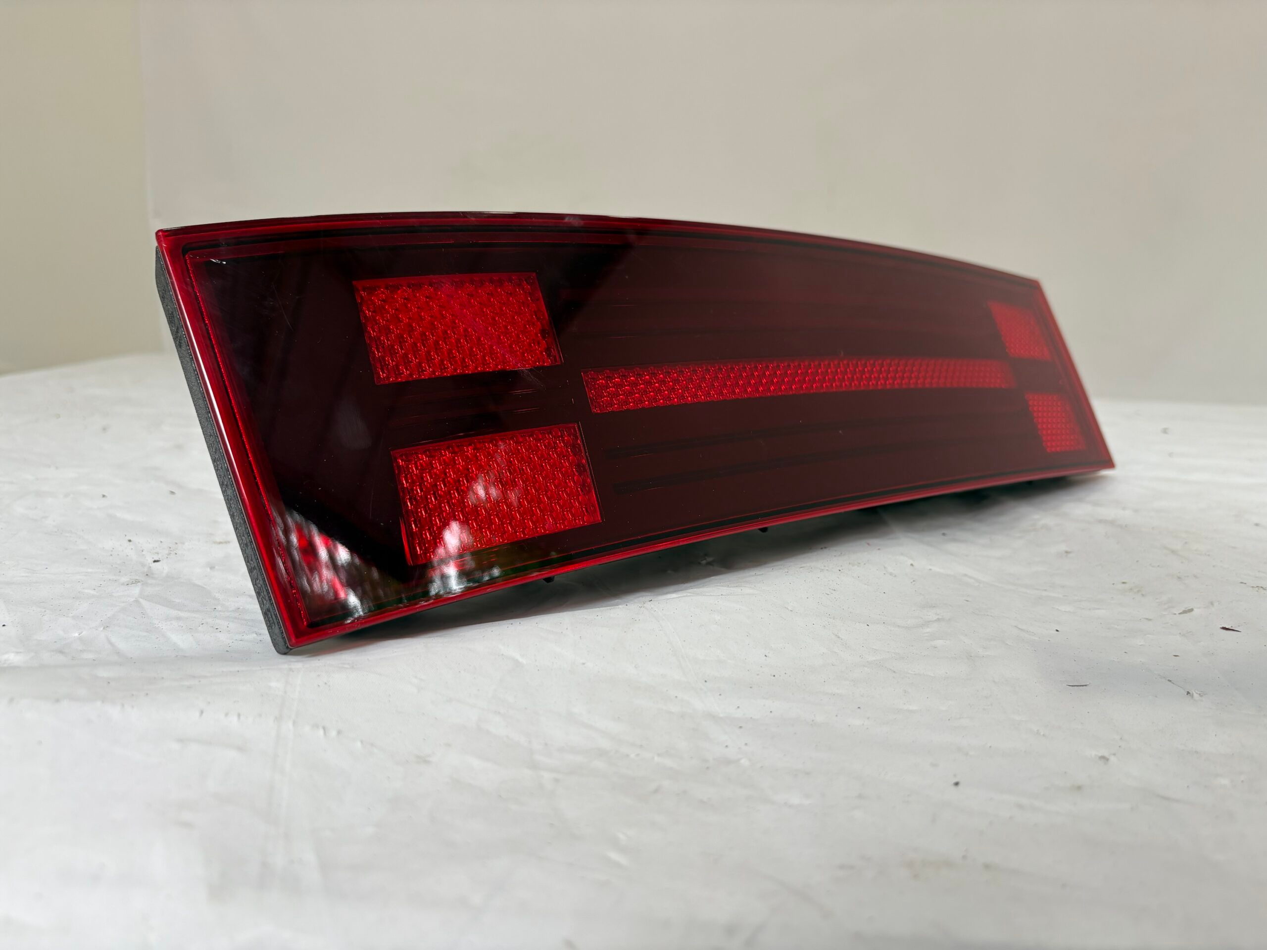 2024-2025 Hyundai Santa Fe Driver Inner Taillight