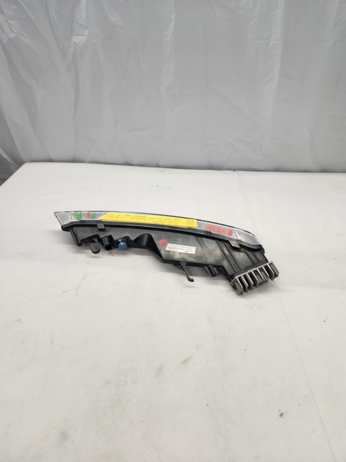 2015 - 2018 Porsche Cayenne Passenger Side Fog Light