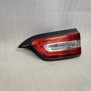 2014 - 2018 Jeep Cherokee Passenger Side Liftgate Inner Tail Light - Image 2