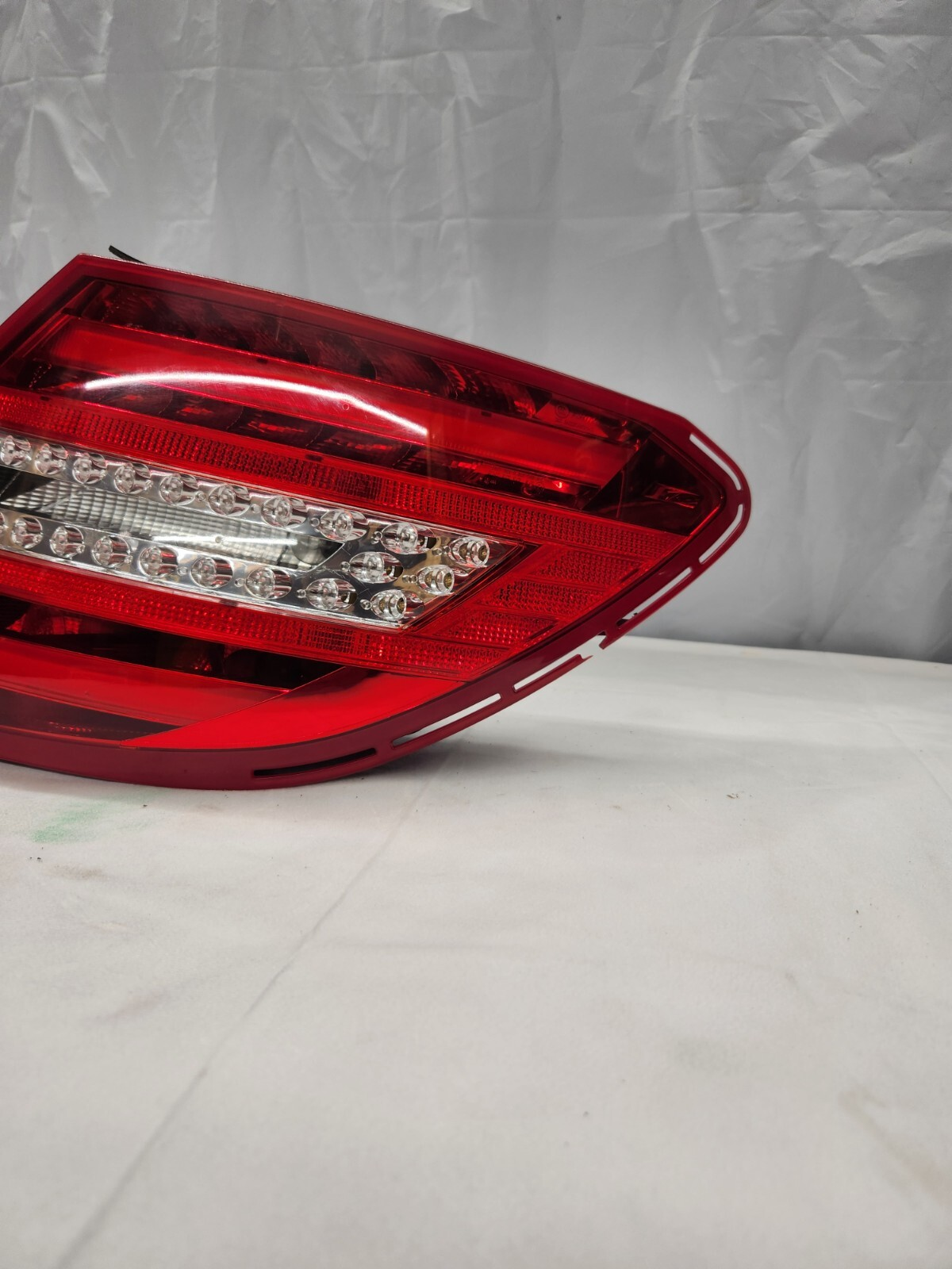 2012-2015 Mercedes-Benz C-Class C300 C350 Passenger Side LED Taillight