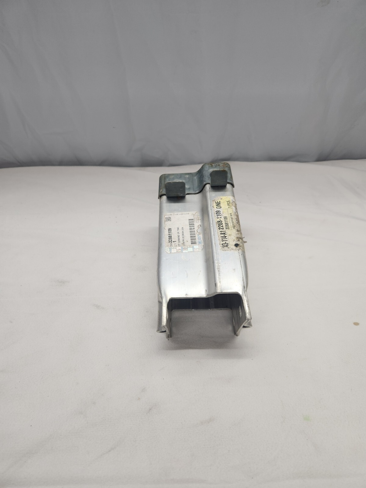 2013-2020 Cadillac XTS & Chevrolet Impala Driver Side Front Bumper Bracket