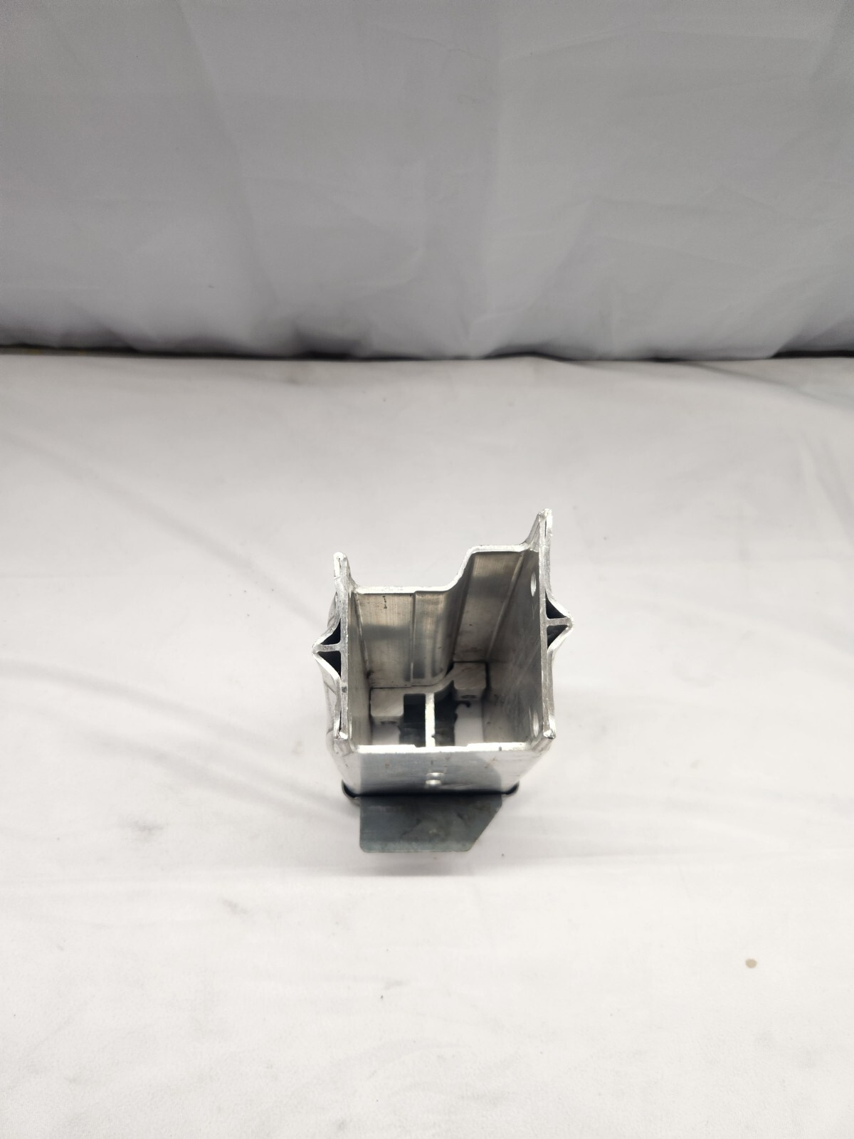 2013-2020 Cadillac XTS & Chevrolet Impala Driver Side Front Bumper Bracket