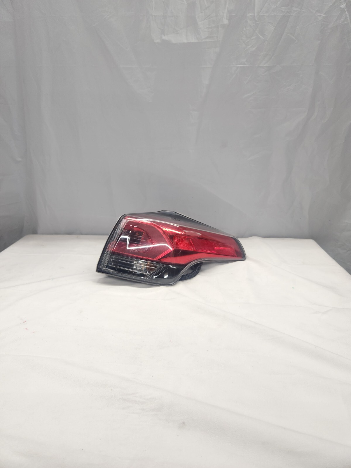 2016 - 2018 Toyota RAV4 Passenger Side Taillight