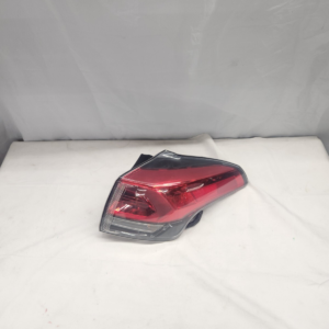 2016 - 2018 Toyota RAV4 Passenger Side Taillight - Image 4