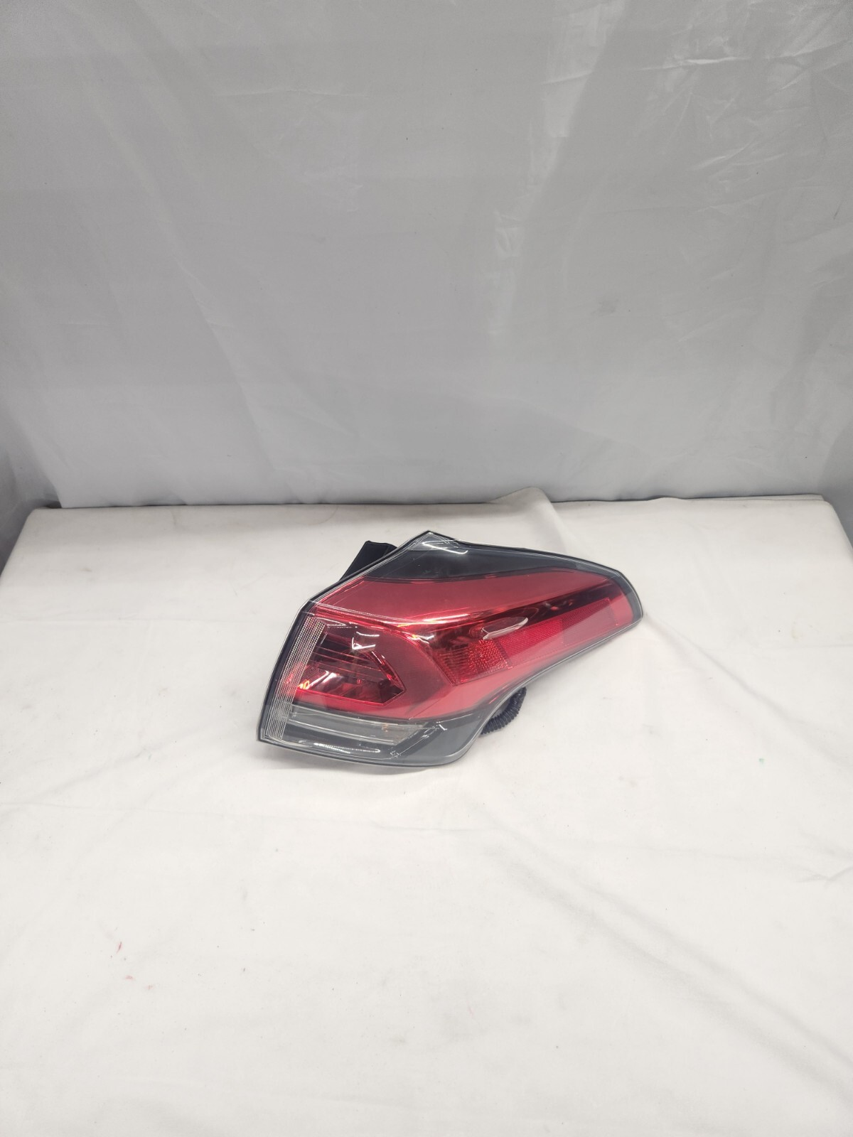 2016 - 2018 Toyota RAV4 Passenger Side Taillight