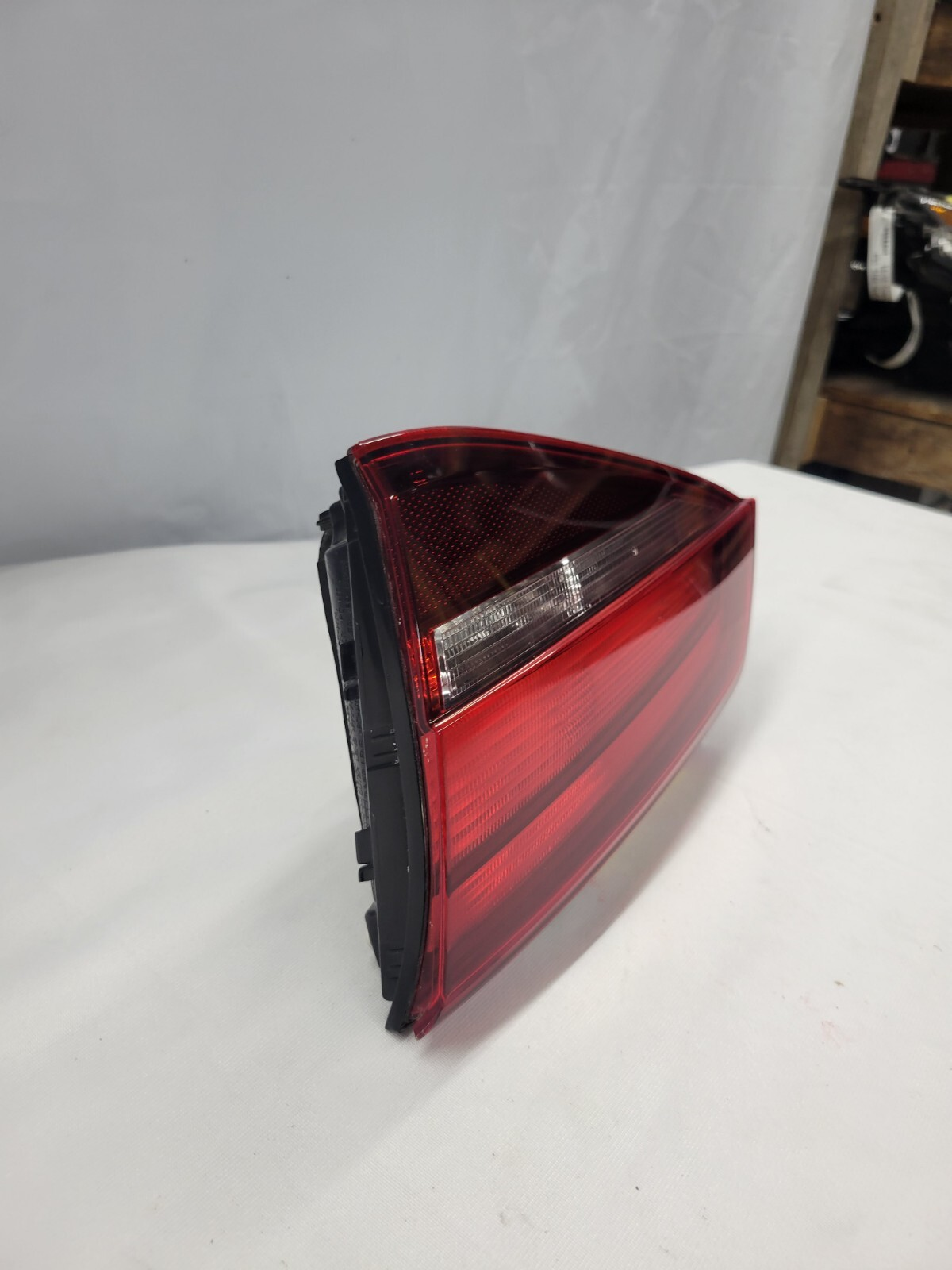 2015 - 2018 Volkswagen Jetta Passenger Side Inner Taillight