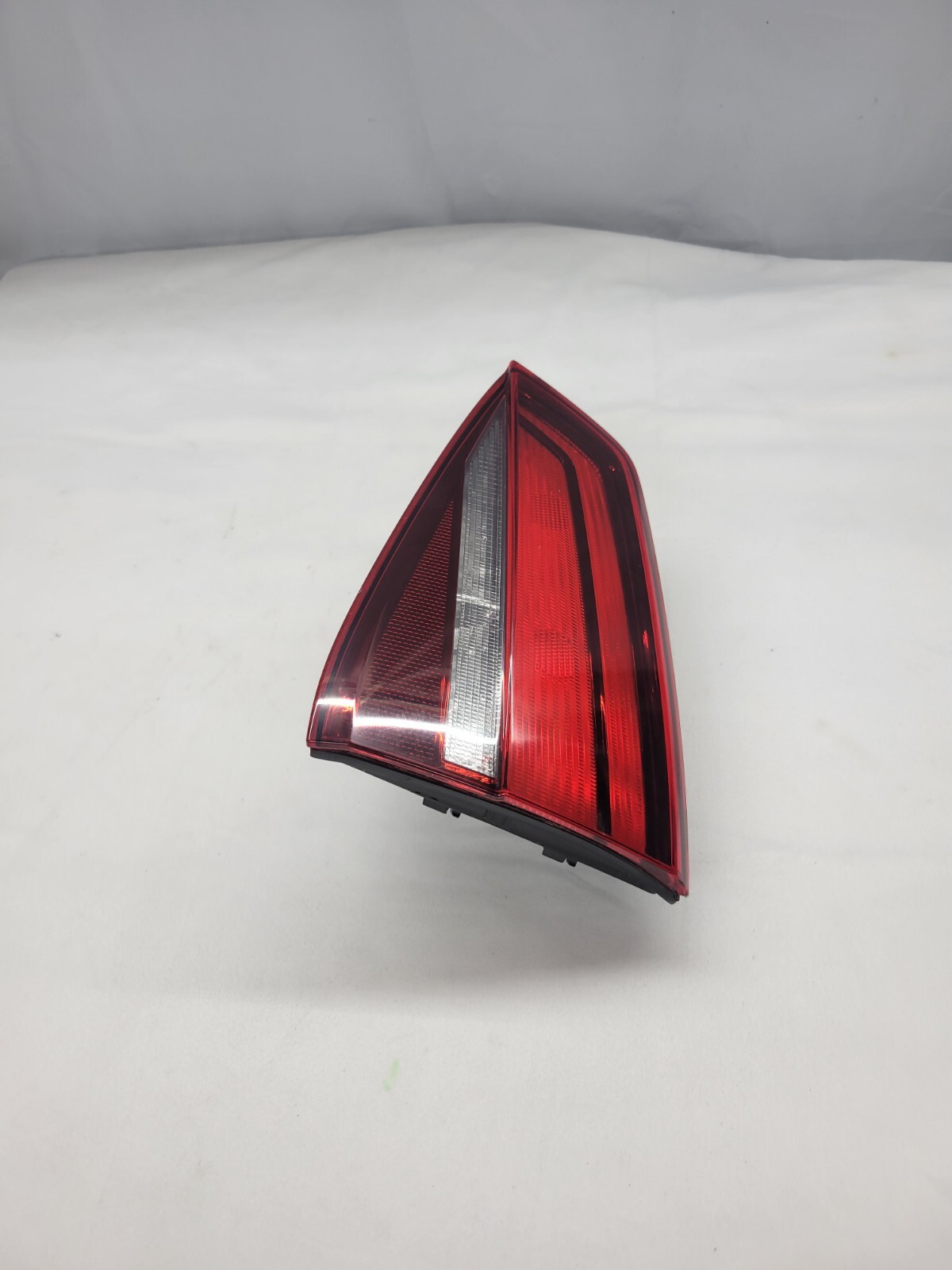 2015 - 2018 Volkswagen Jetta Passenger Side Inner Taillight