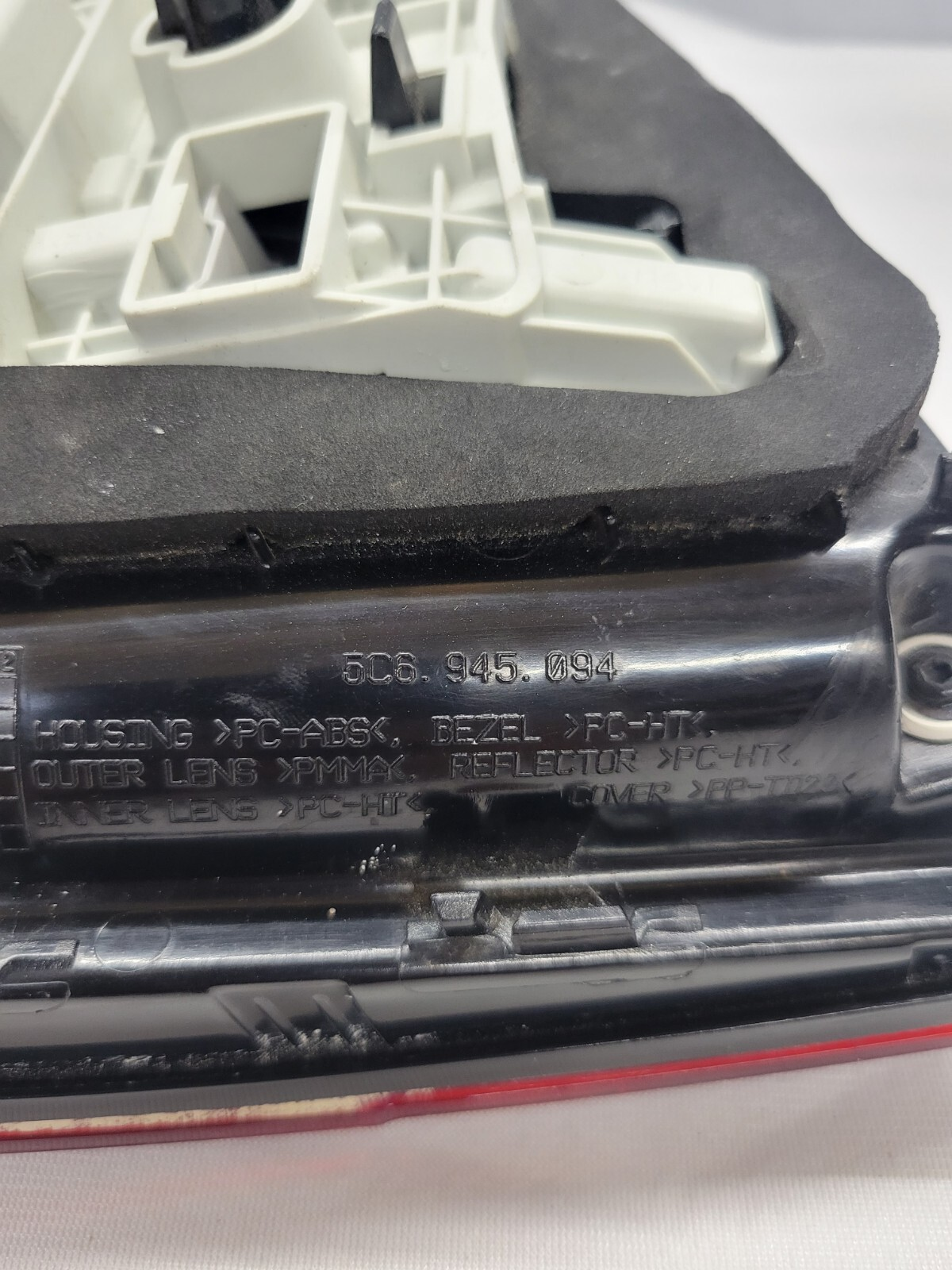 2015 - 2018 Volkswagen Jetta Passenger Side Inner Taillight