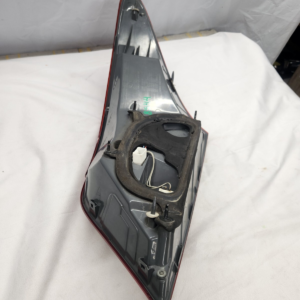 2011-2013 Hyundai Equus Driver Taillight - Image 13