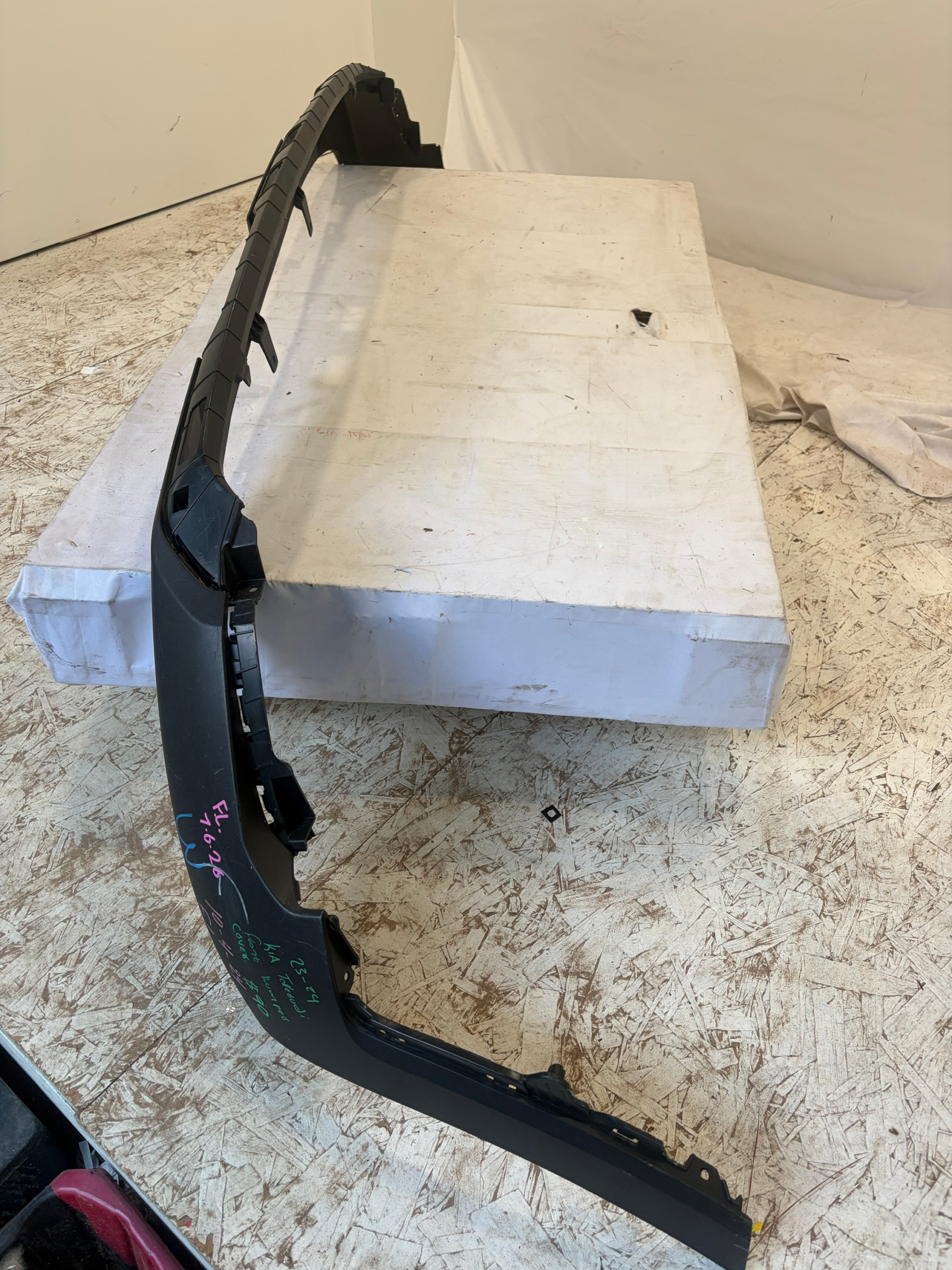 2023-2024 Kia Telluride Front Bumper Lower Valance