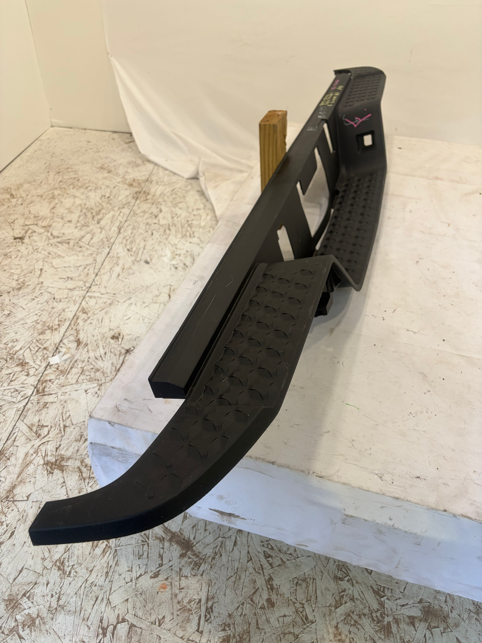 2023-2025 Chevrolet Colorado Rear Bumper Upper Pad