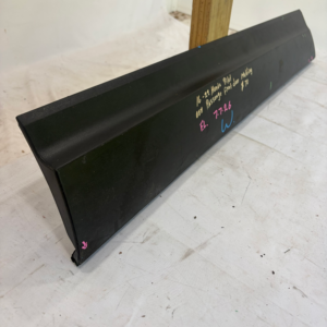 2016-2022 Honda Pilot Passenger Side Front Door Molding RH - Image 2