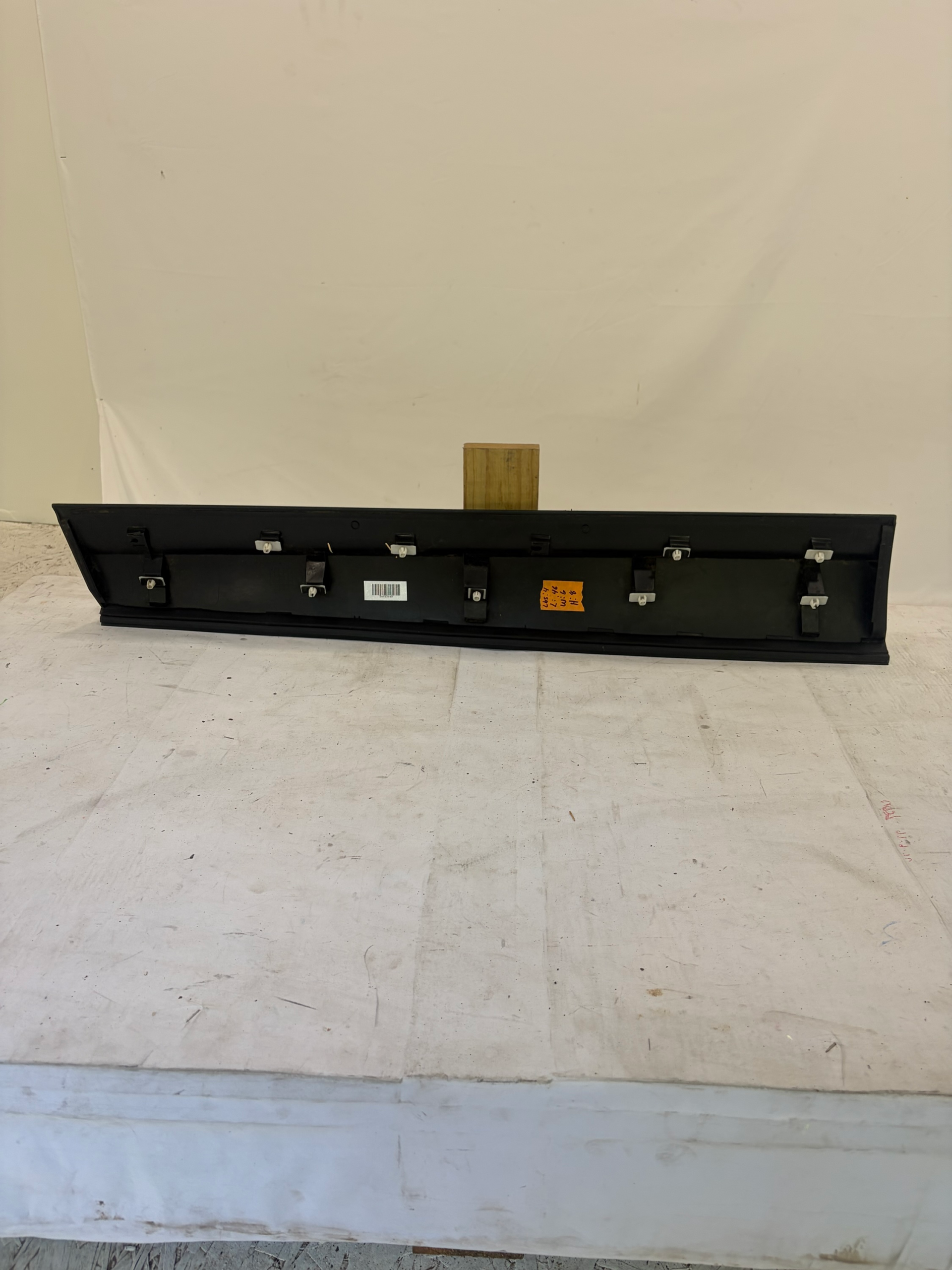 2016-2022 Honda Pilot Passenger Side Front Door Molding RH