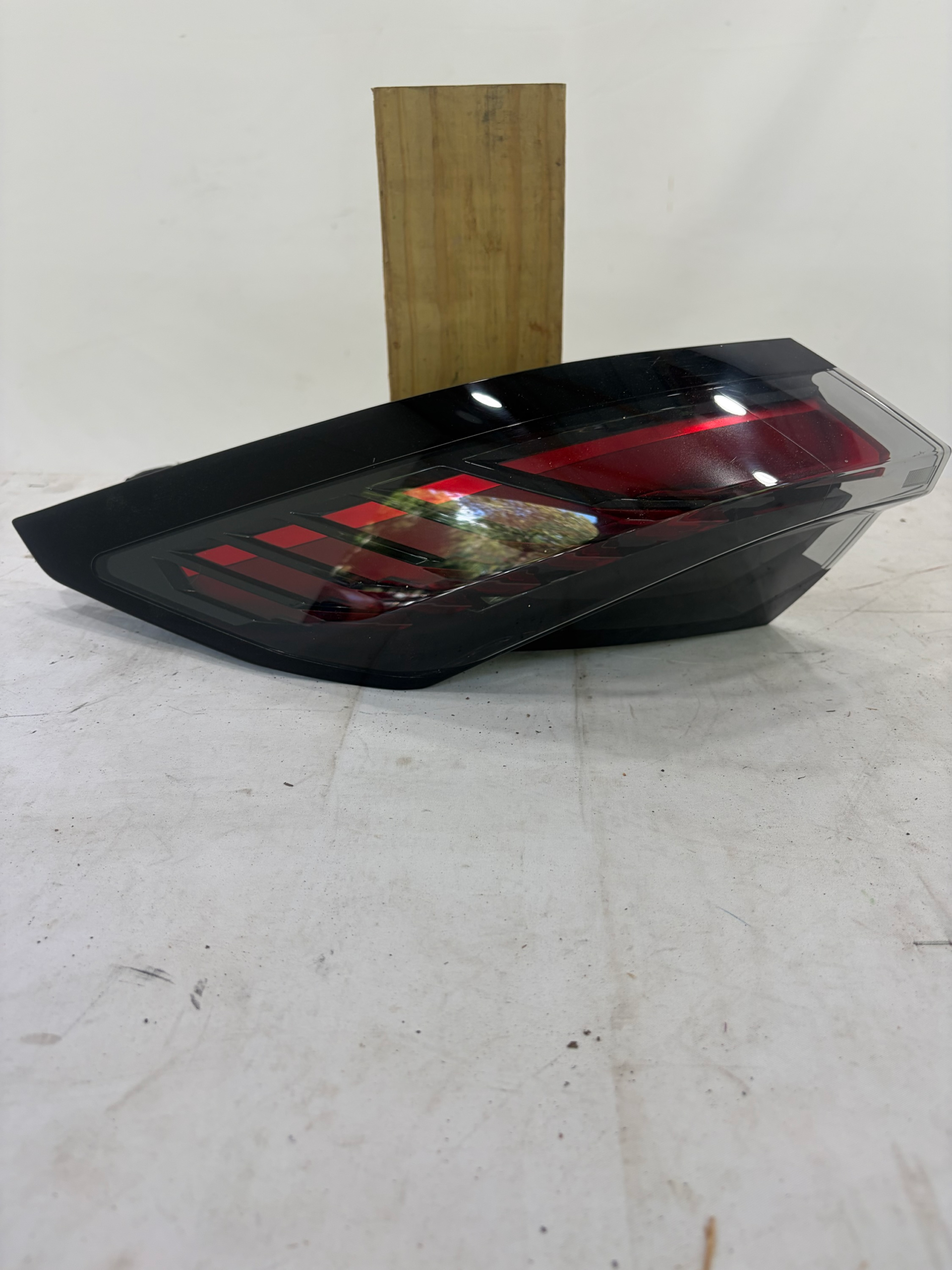 2024-2025 Lincoln Nautilus Driver Side Taillight LH