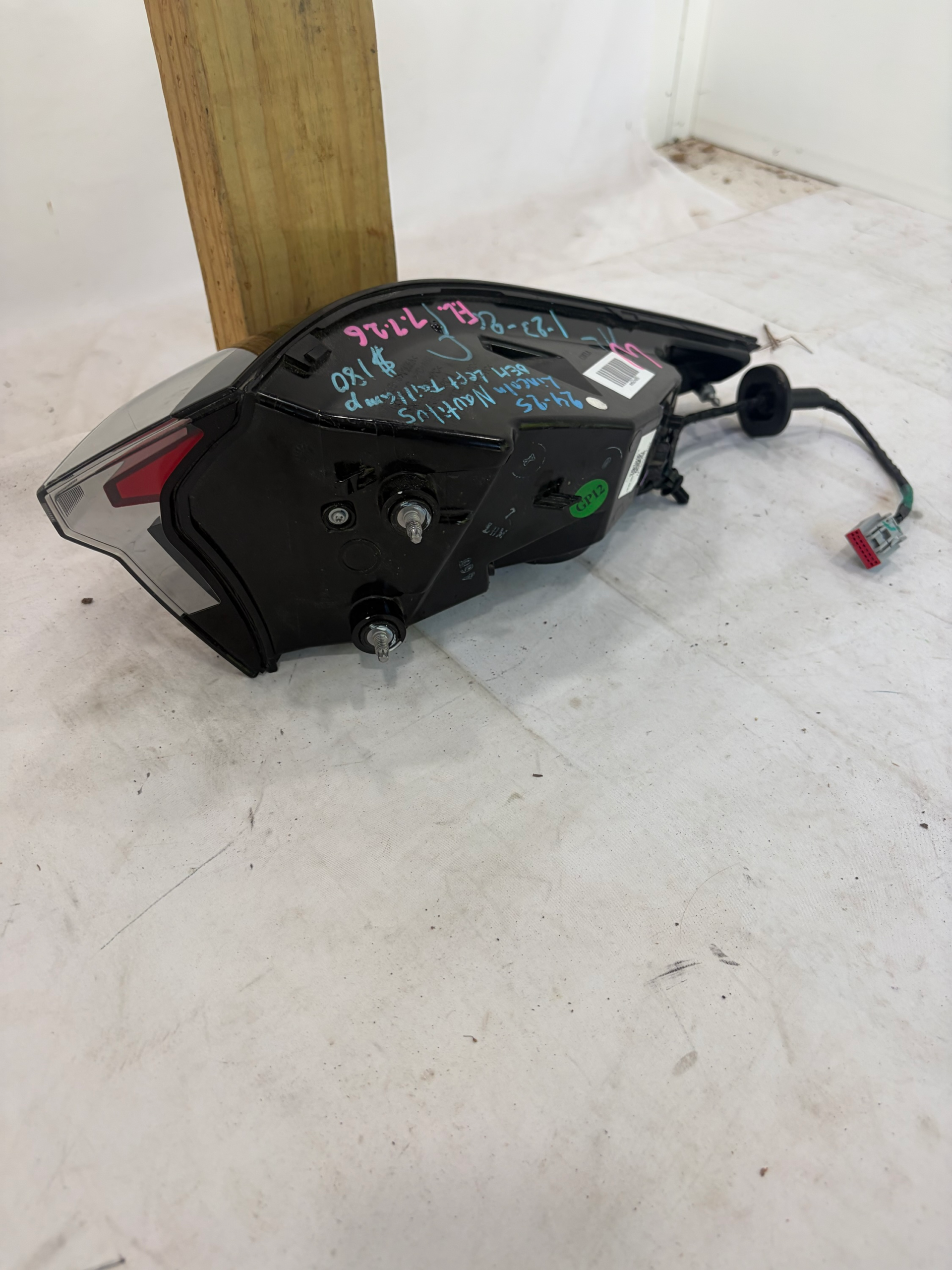 2024-2025 Lincoln Nautilus Driver Side Taillight LH