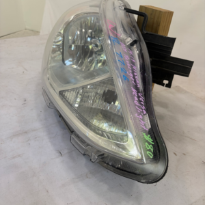 2014-2019 Nissan Versa Passenger Side Headlight RH - Image 3