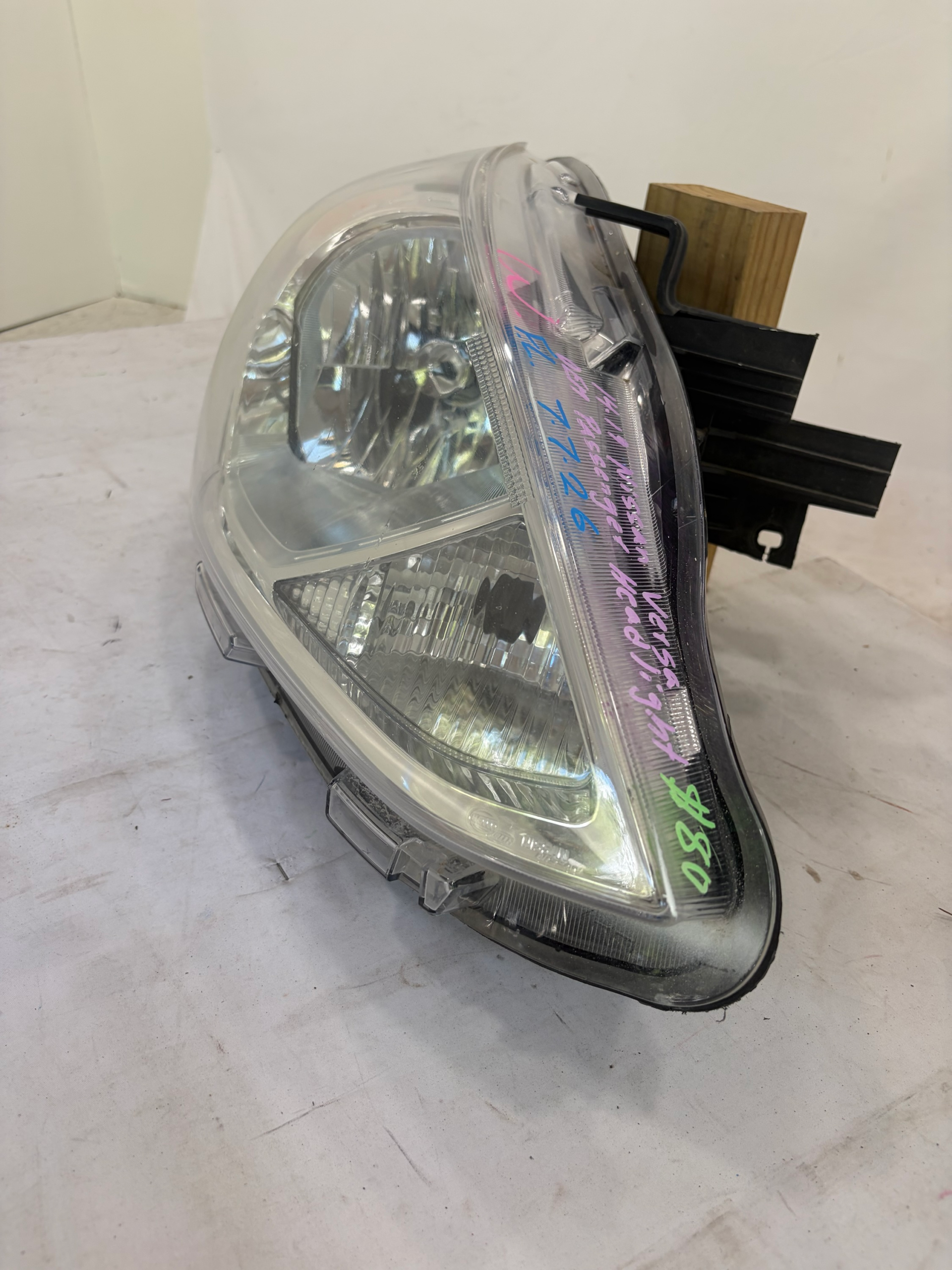 2014-2019 Nissan Versa Passenger Side Headlight RH
