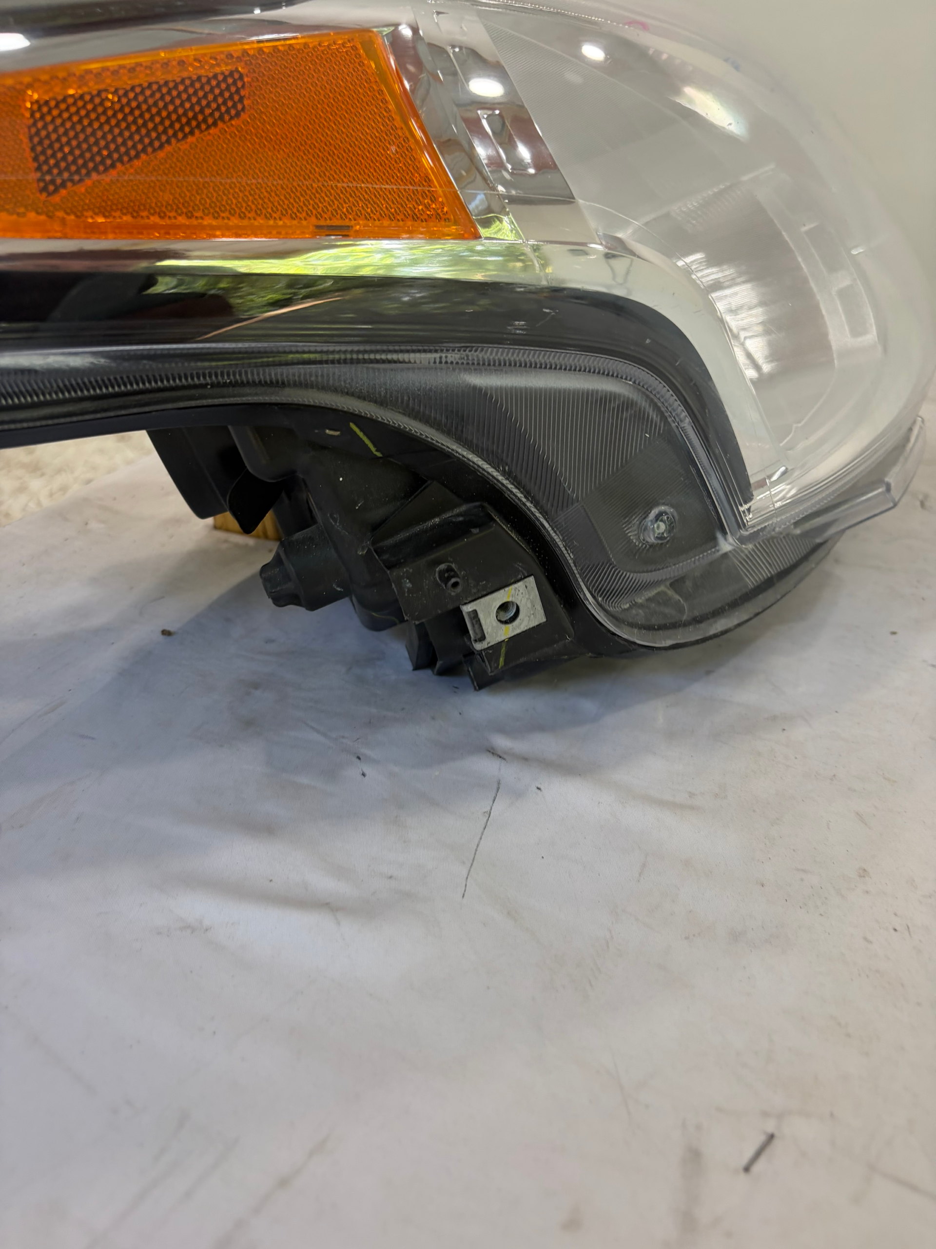 2014-2019 Nissan Versa Passenger Side Headlight RH
