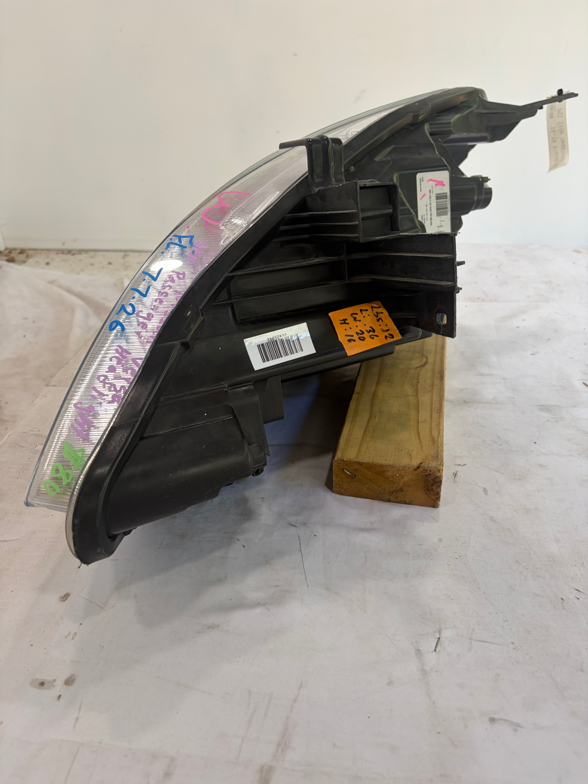 2014-2019 Nissan Versa Passenger Side Headlight RH