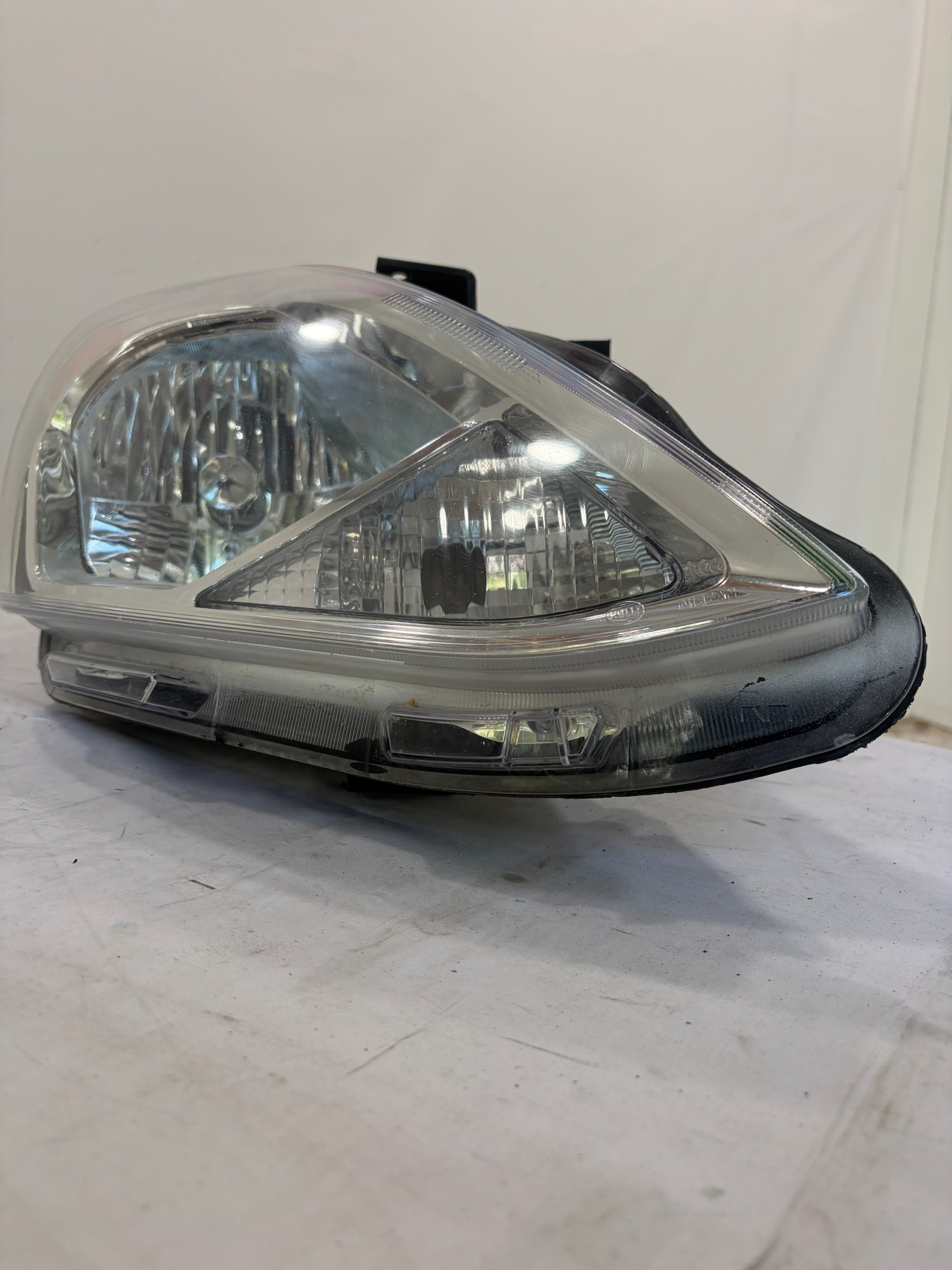 2014-2019 Nissan Versa Passenger Side Headlight RH