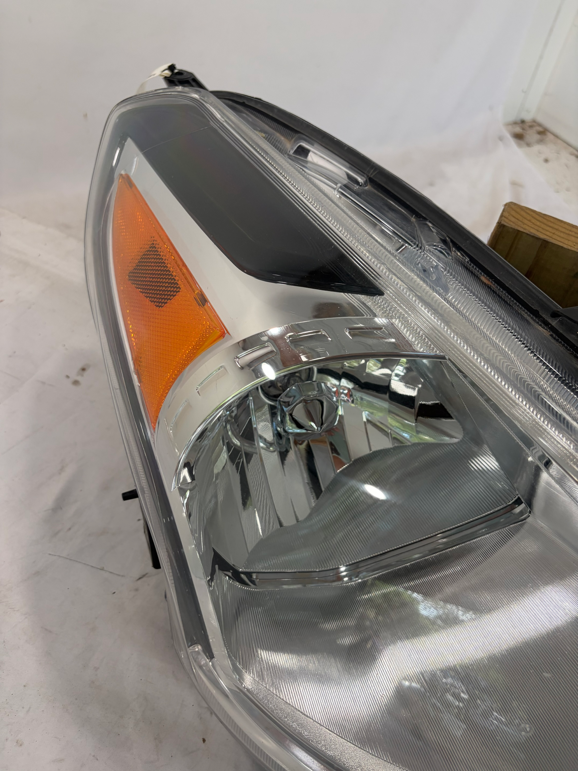 2014-2019 Nissan Versa Passenger Side Headlight RH