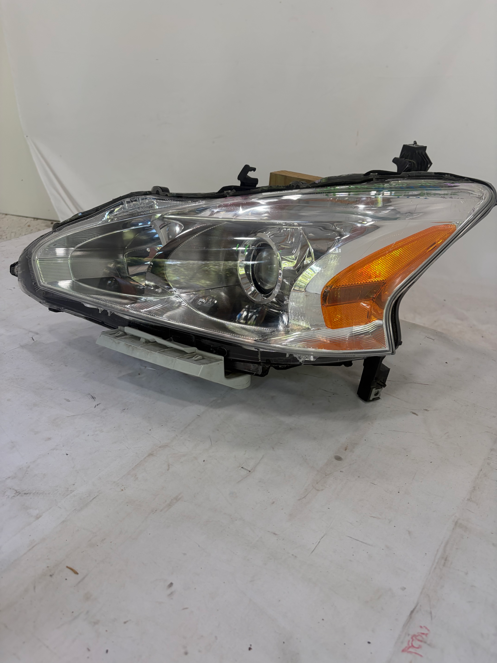 2013-2015 Nissan Altima Driver Side Headlight HID LH