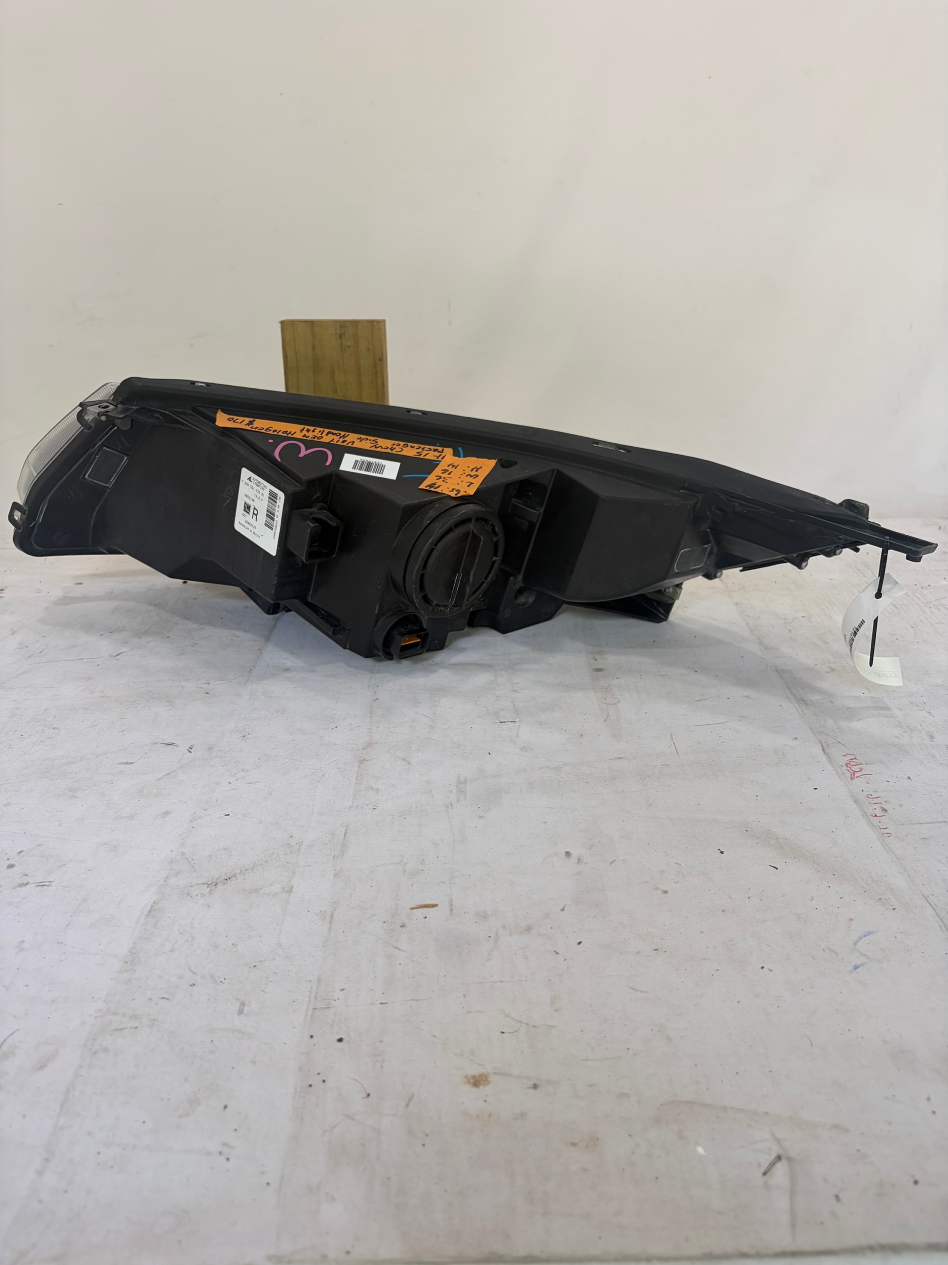 2011-2015 Chevrolet Volt Passenger Side Headlight Halogen LH