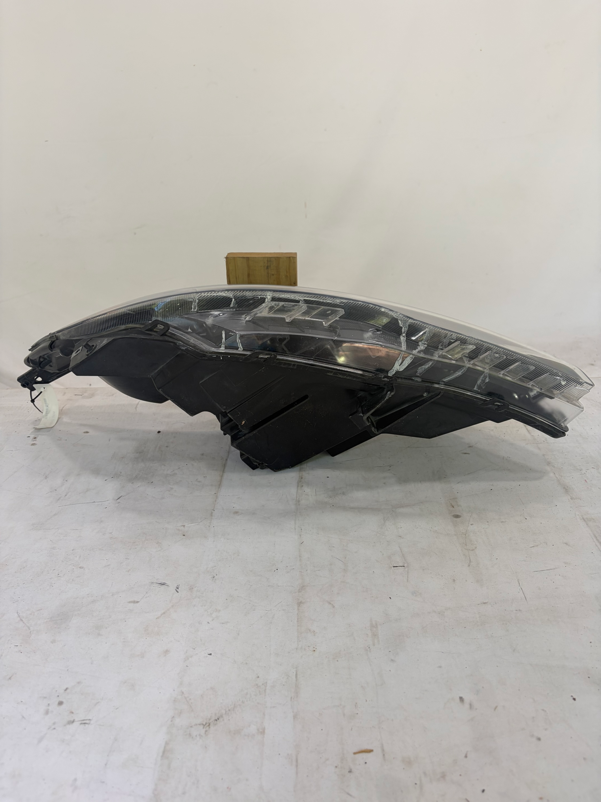 2011-2015 Chevrolet Volt Passenger Side Headlight Halogen LH