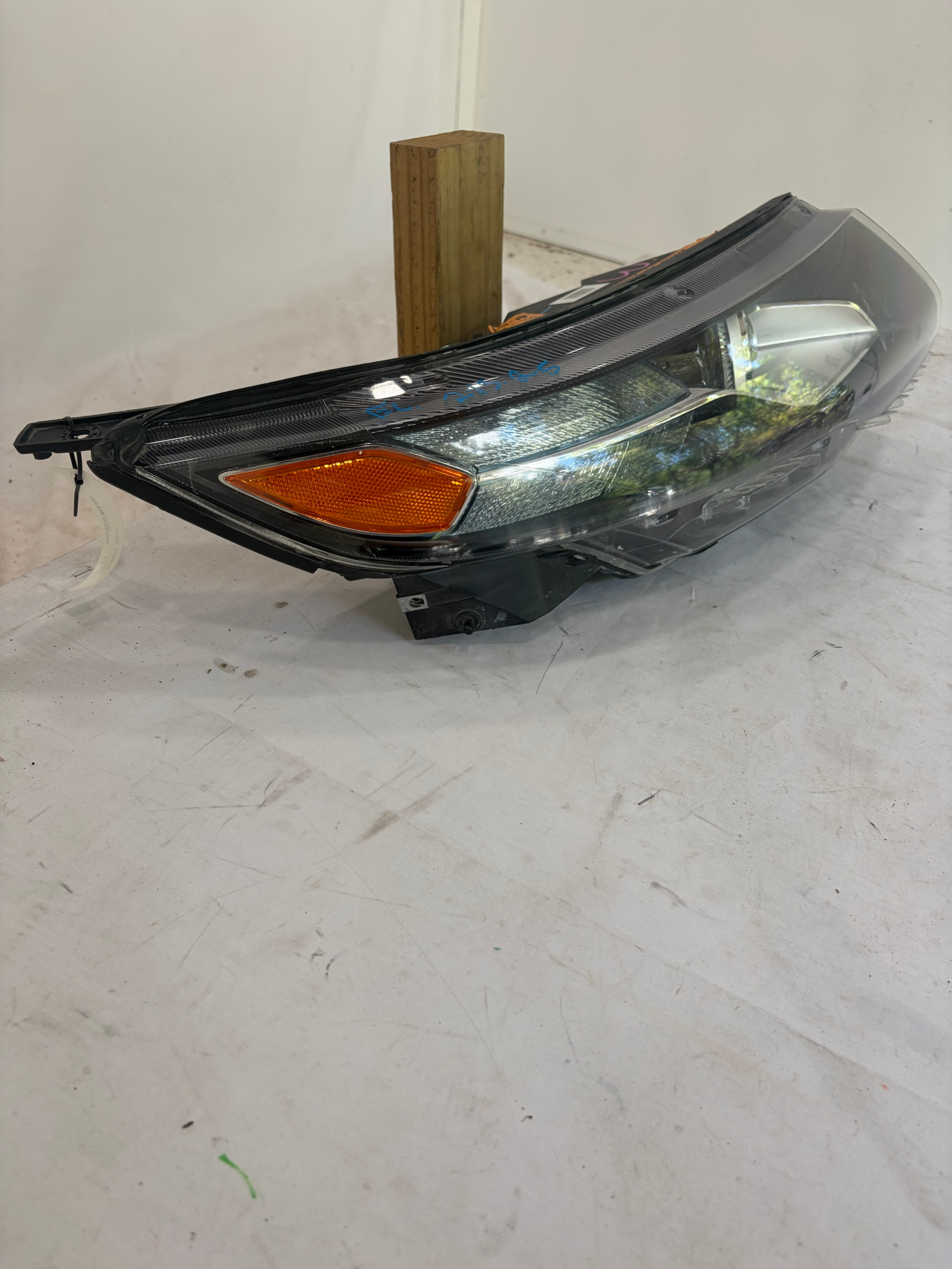 2011-2015 Chevrolet Volt Passenger Side Headlight Halogen LH