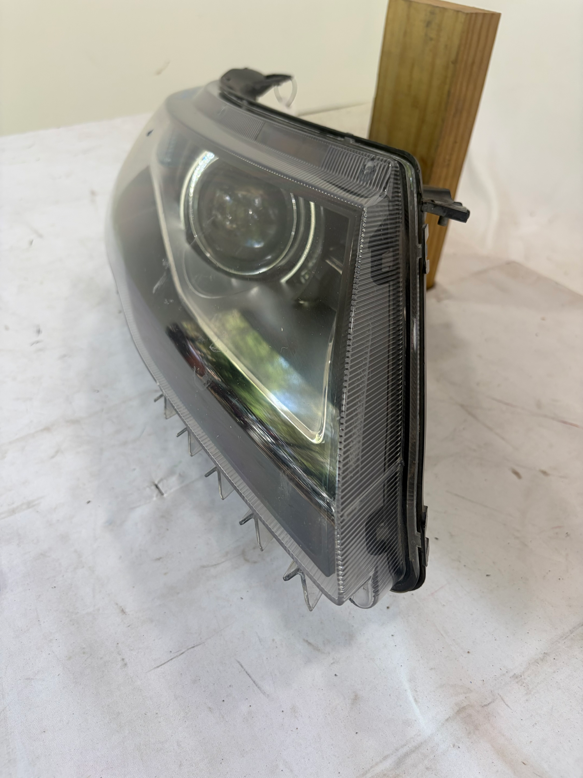 2011-2015 Chevrolet Volt Passenger Side Headlight Halogen LH
