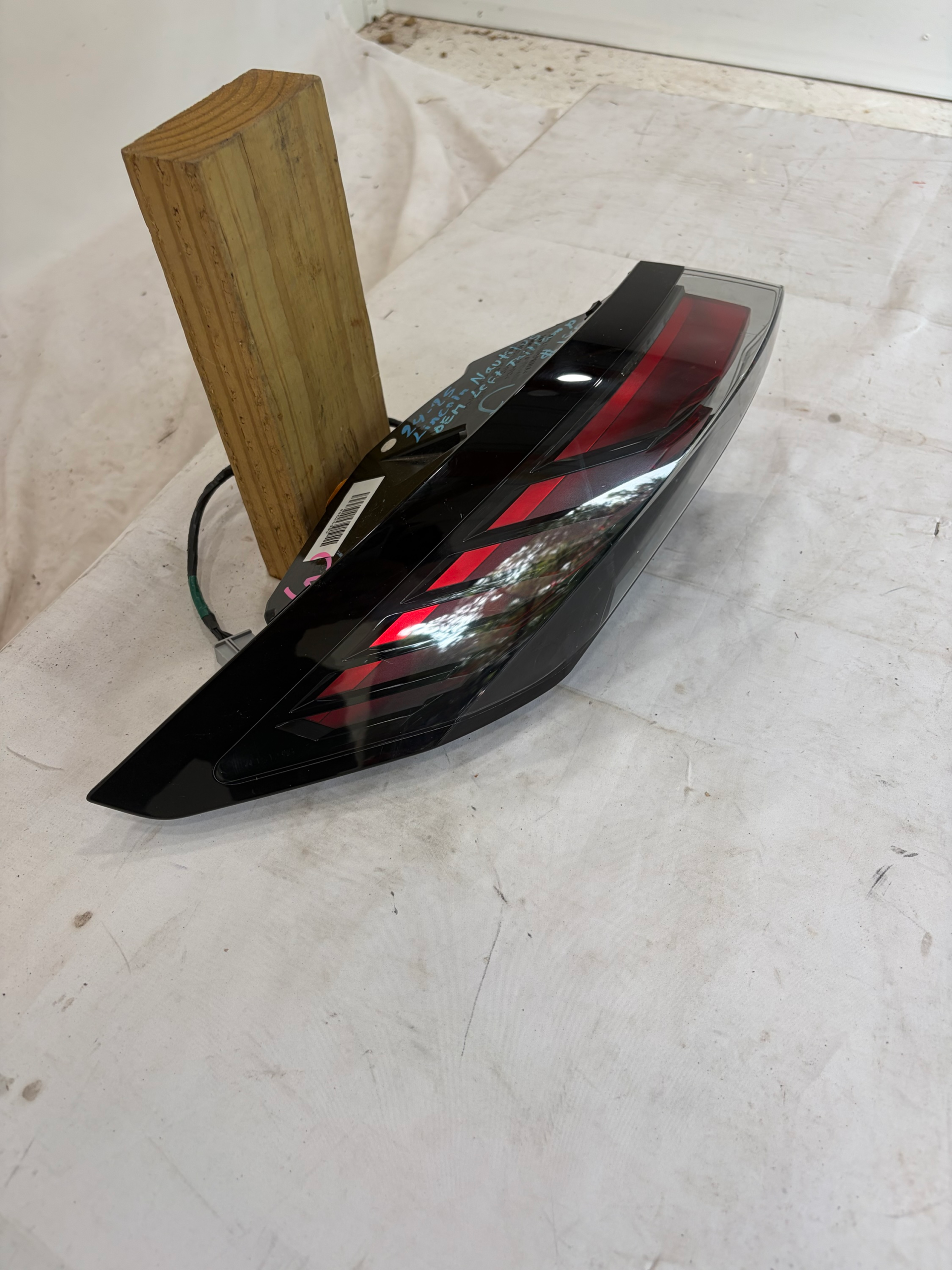 2024-2025 Lincoln Nautilus Driver Side Taillight LH