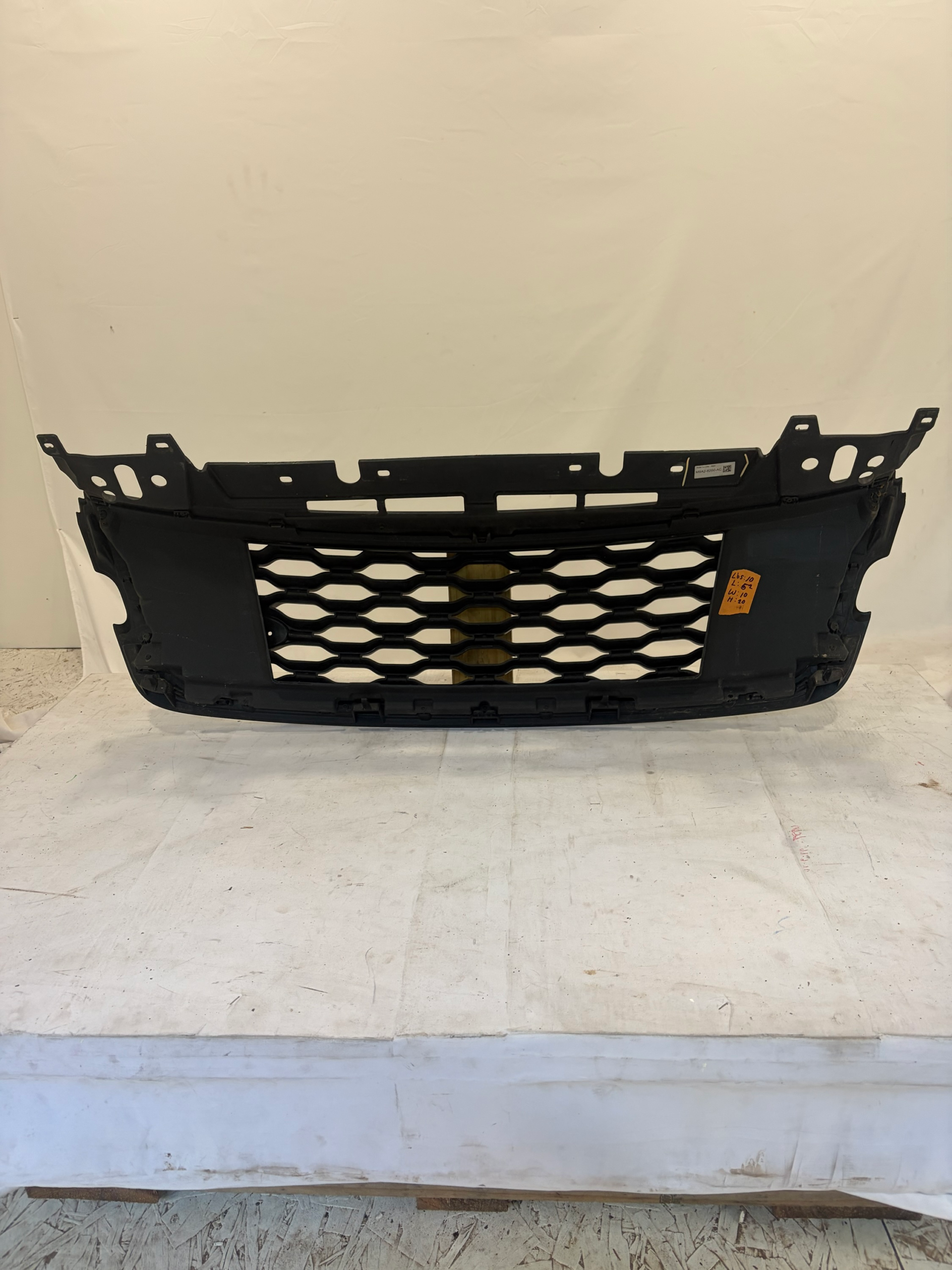 2018-2020 Range Rover & Land Rover Velar L560 Grille