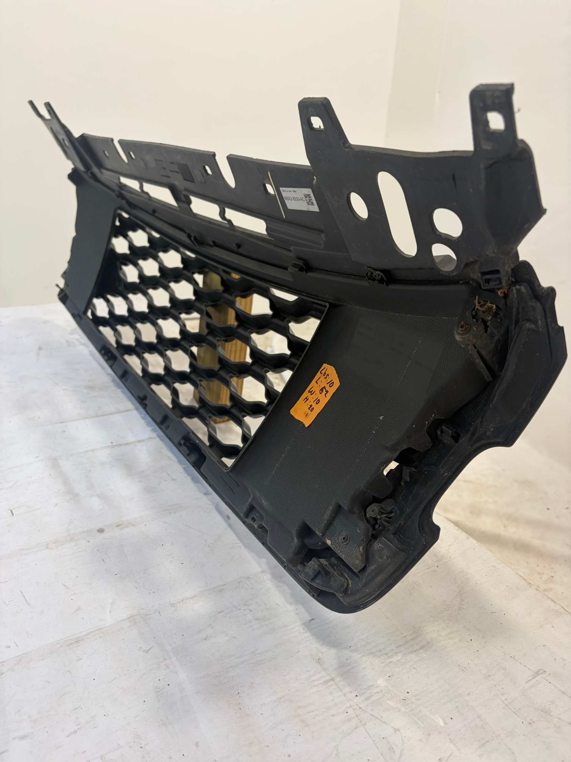 2018-2020 Range Rover & Land Rover Velar L560 Grille